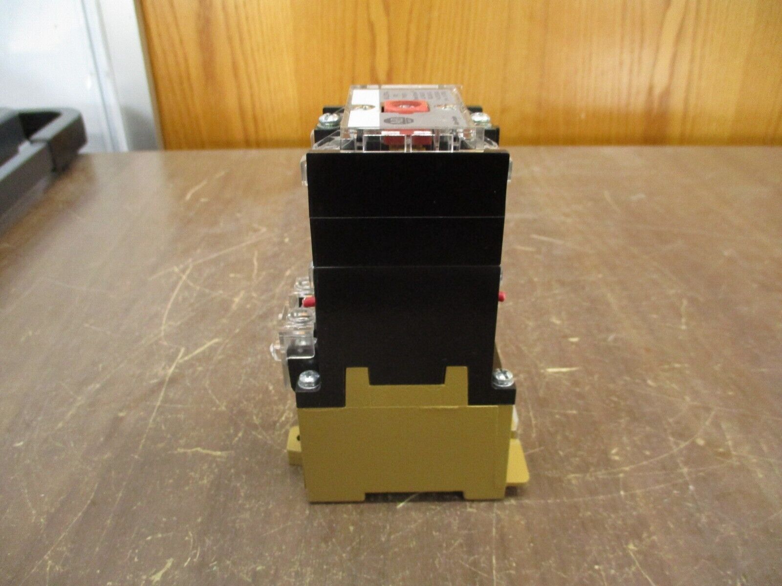 Allen-Bradley AC Relay 700-P800A1 120V Coil Used
