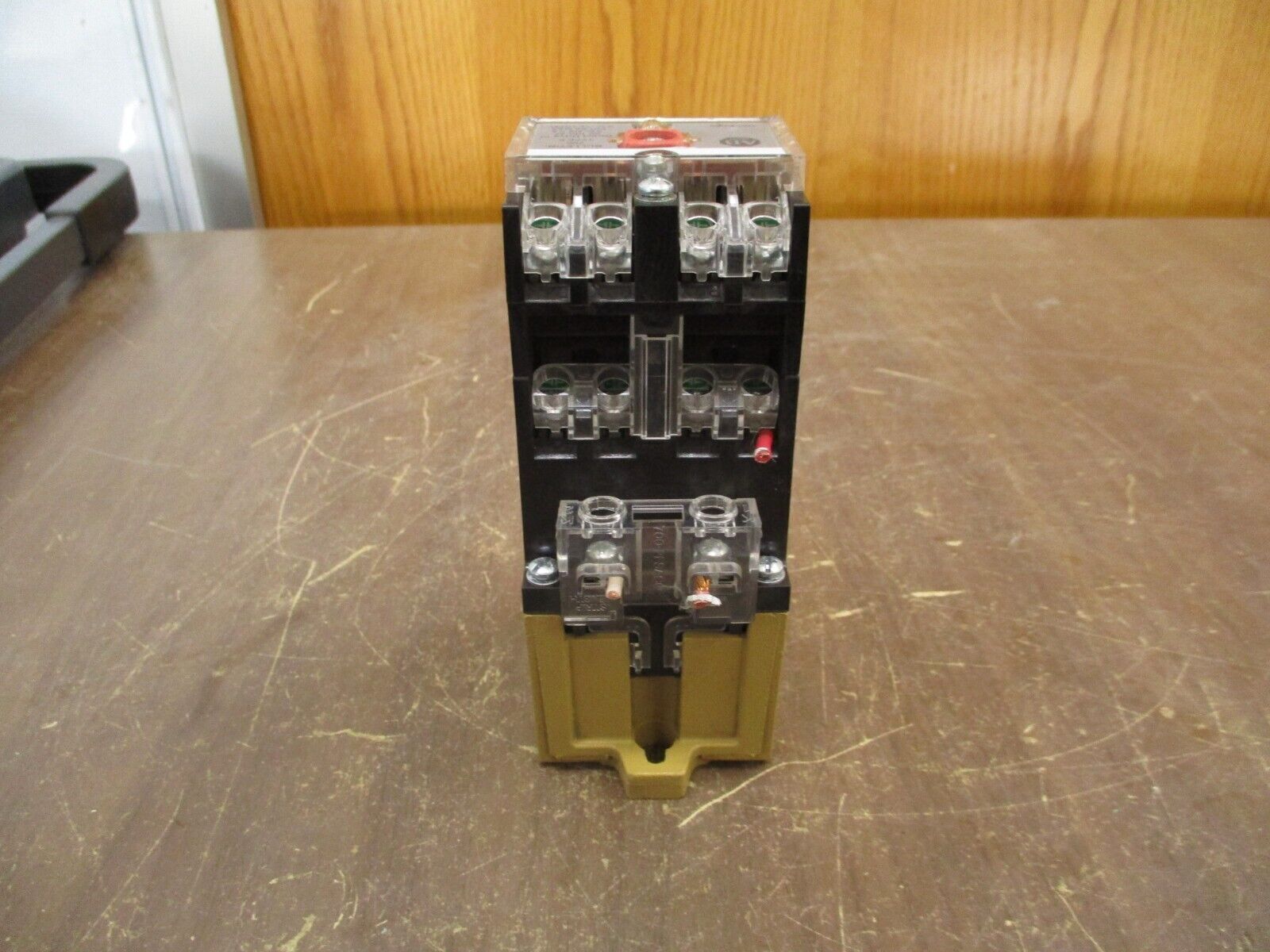 Allen-Bradley AC Relay 700-P800A1 120V Coil Used