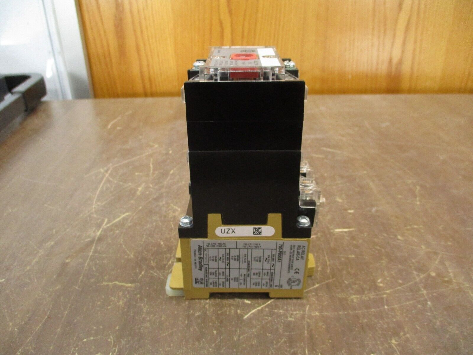 Allen-Bradley AC Relay 700-P800A1 120V Coil Used