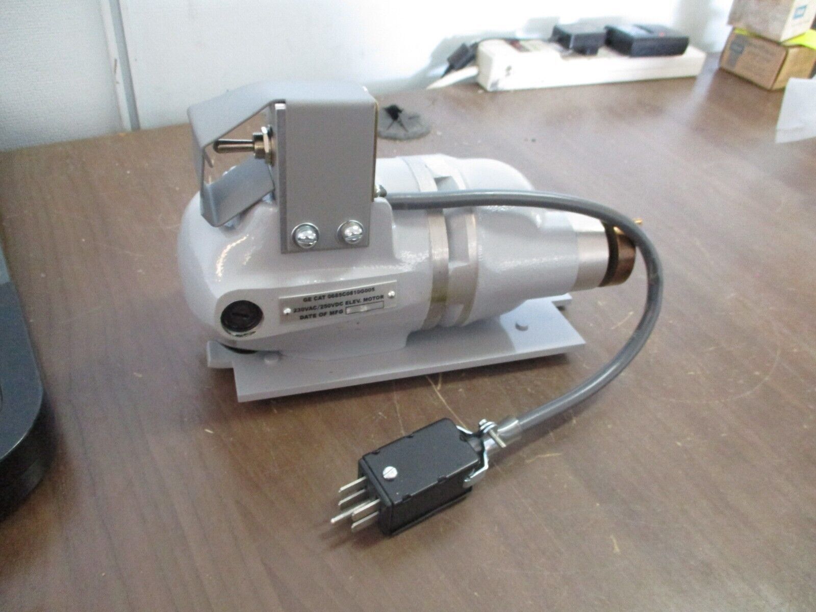 GE Elevating Motor 0685C0810G005 230VAC/250VDC *No Box* New Surplus