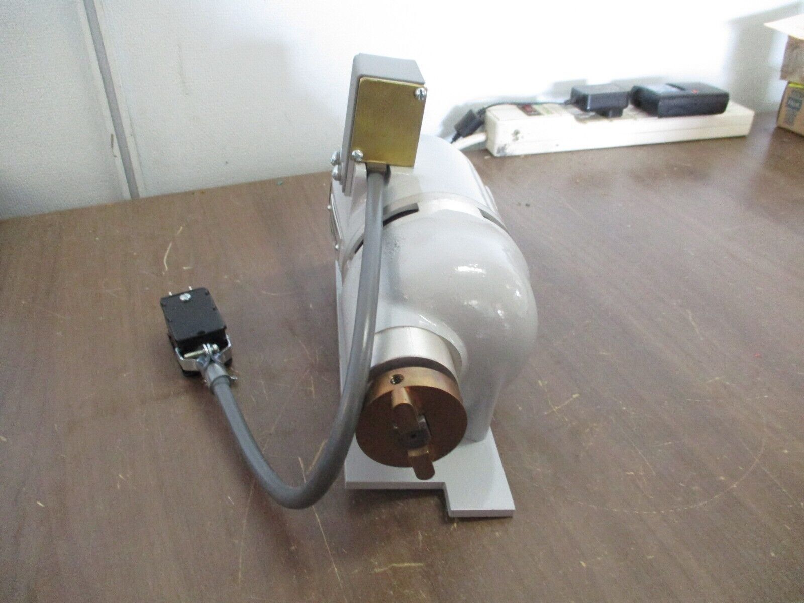 GE Elevating Motor 0685C0810G005 230VAC/250VDC *No Box* New Surplus