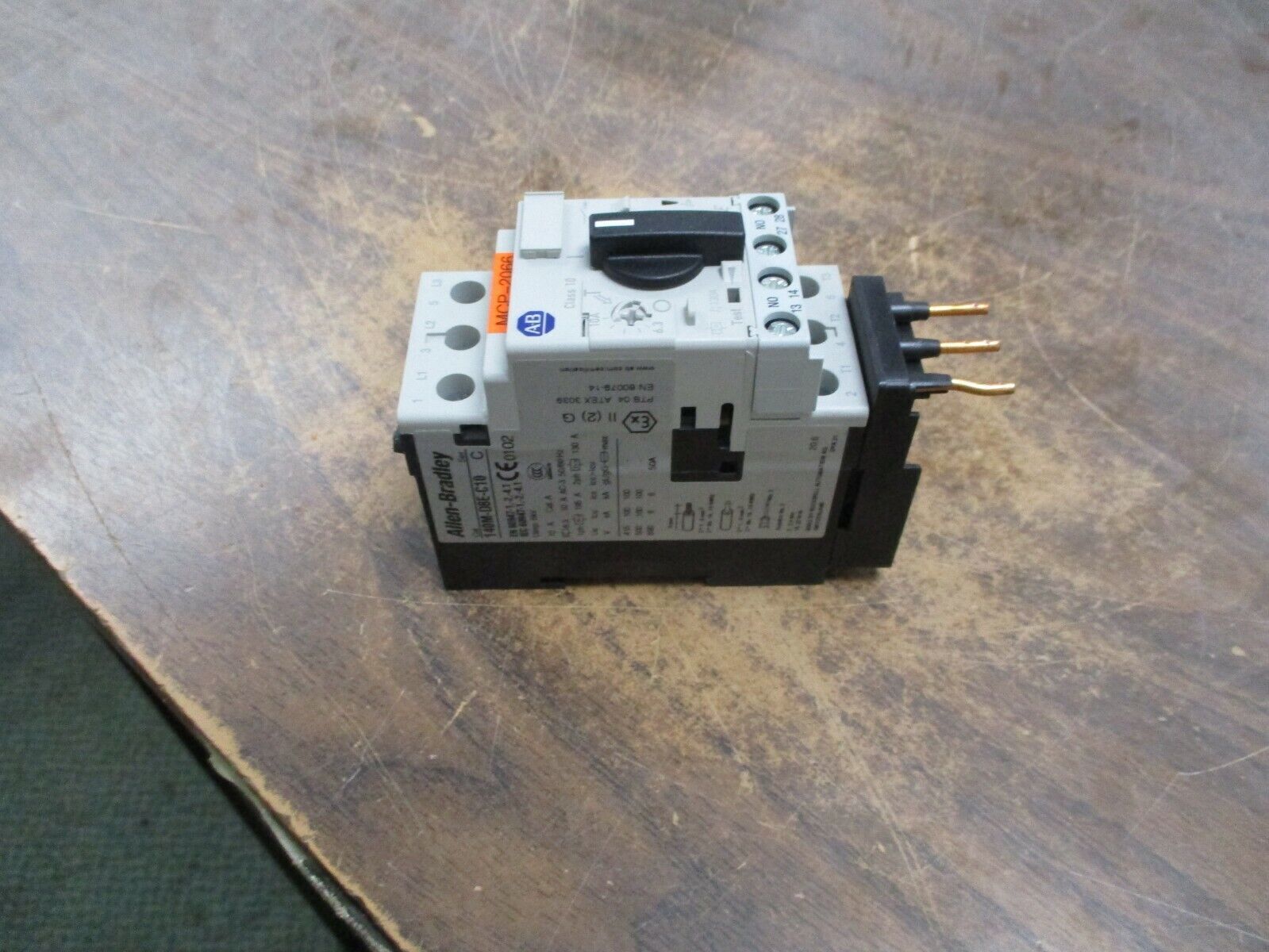 Allen-Bradley Motor Protector 140M-D8E-C10 Ser. B Trip: 6.3-10A w/ Aux Contact
