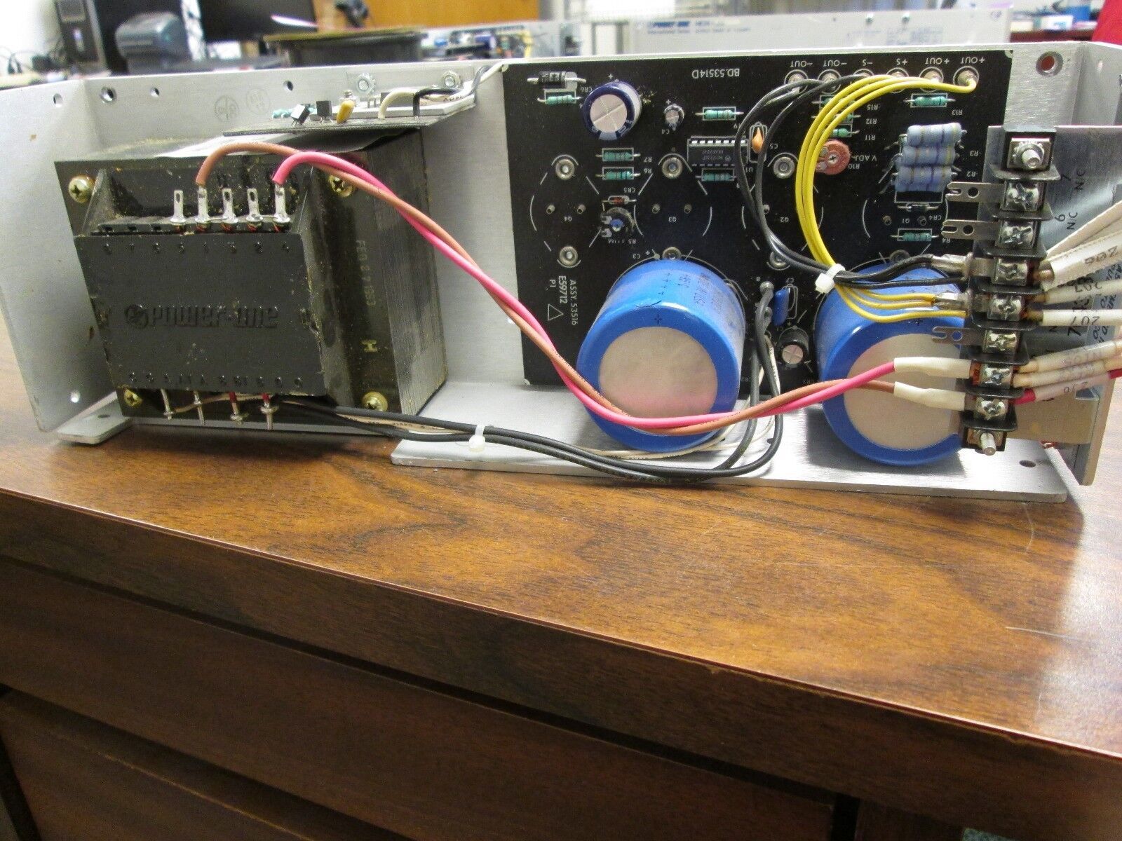Power-One DC Power Supply HE24-502 24VDC @ 7.2A Used