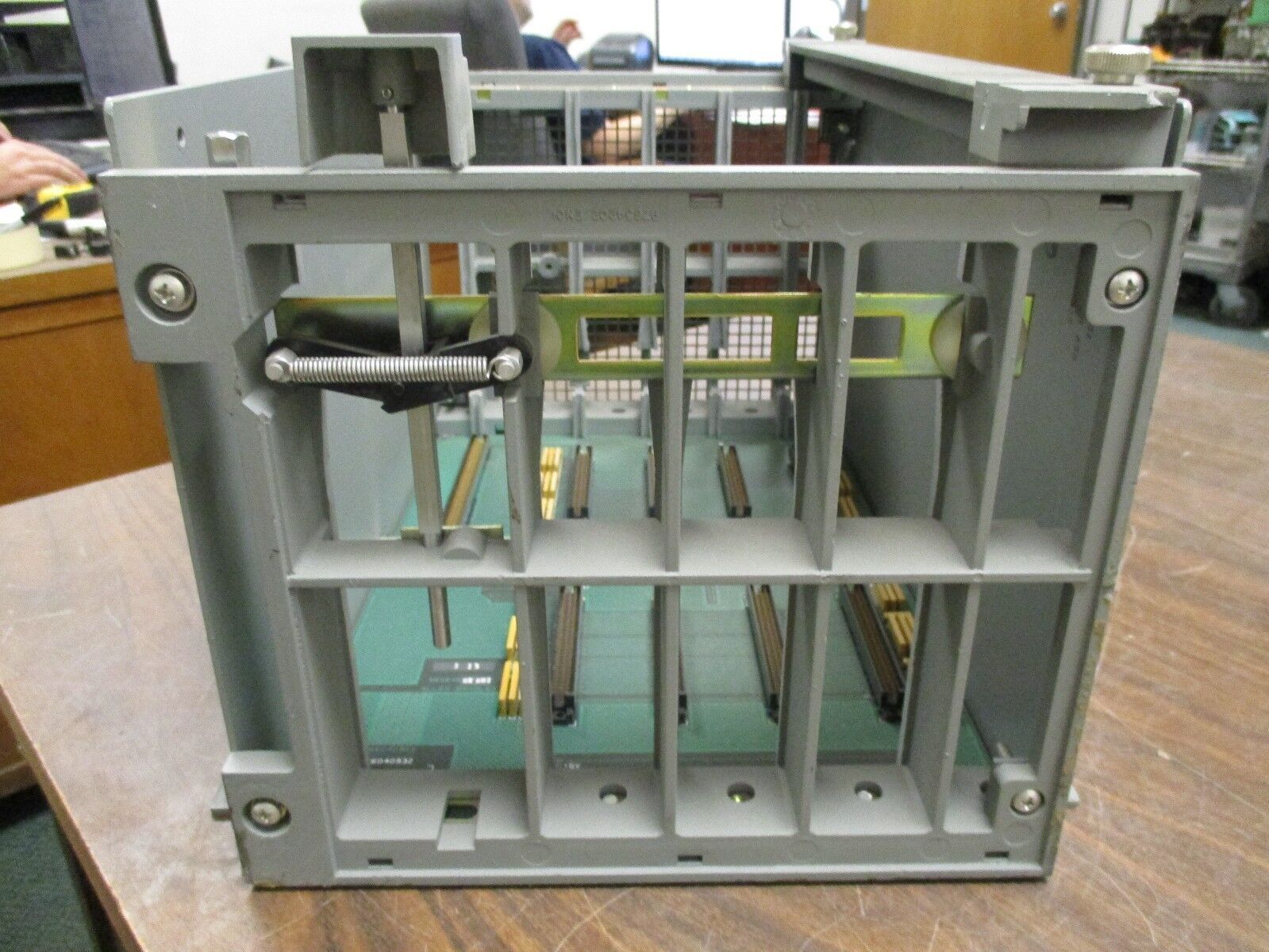 Allen-Bradley 4-Slot Chassis 5110-A4 A *Chipped Corner* Used