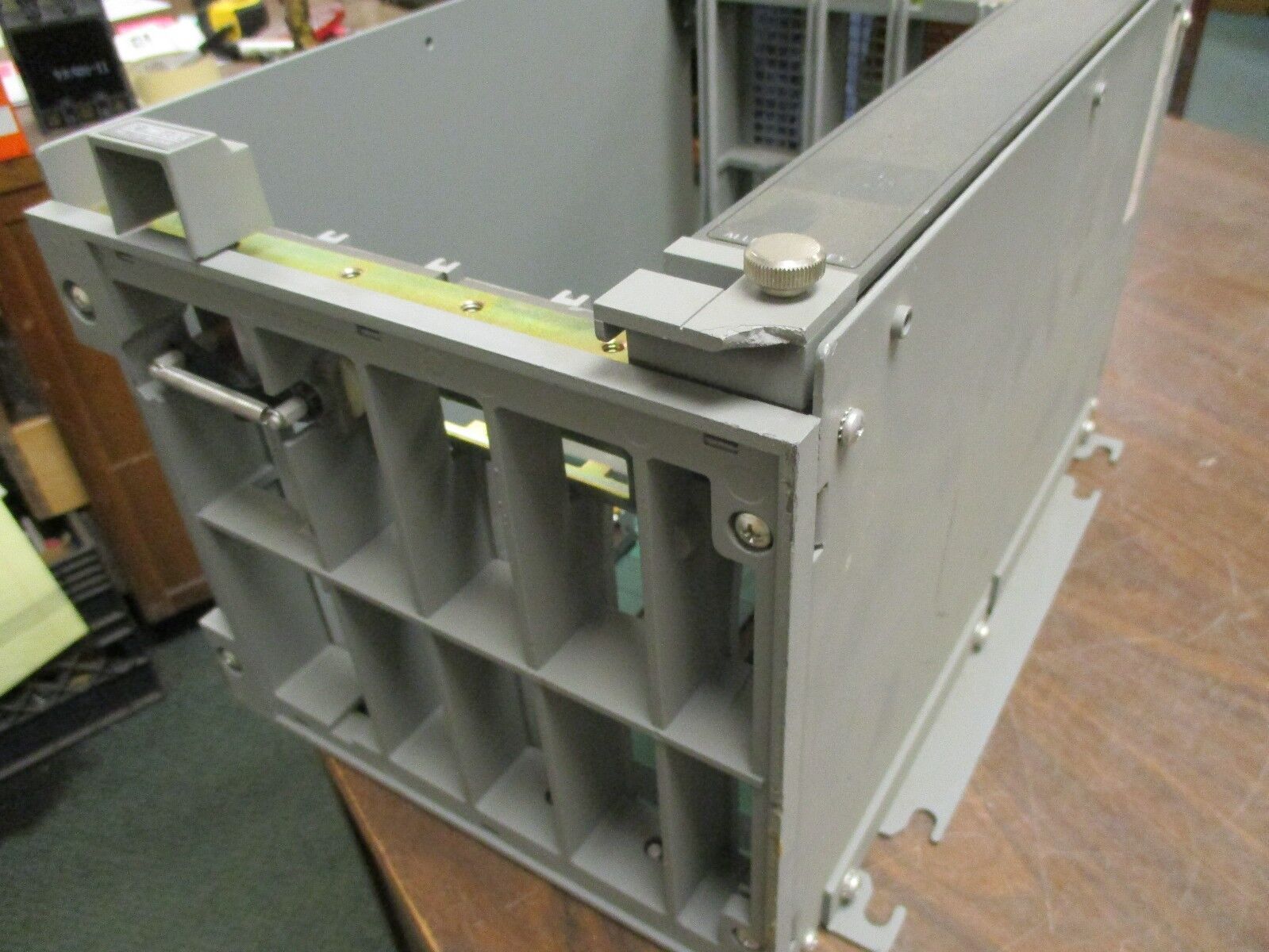 Allen-Bradley 4-Slot Chassis 5110-A4 A *Chipped Corner* Used