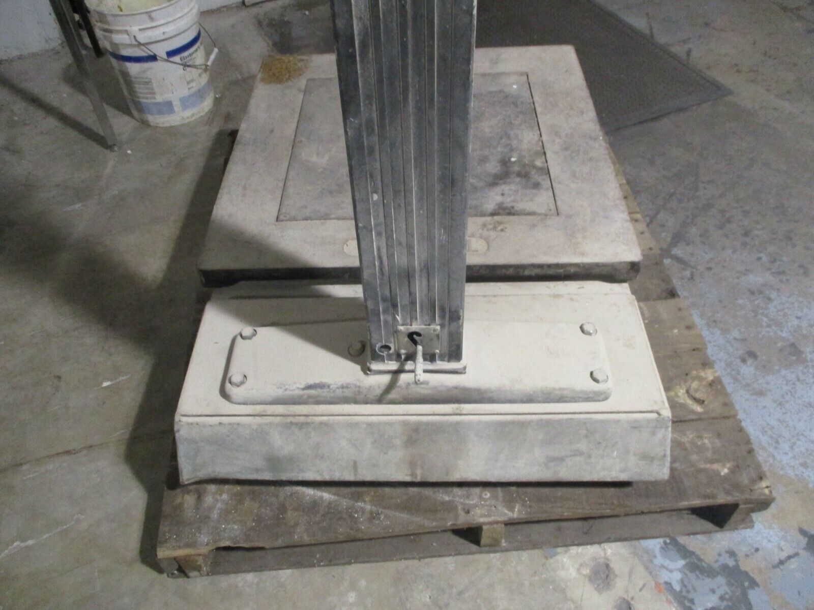 Toledo/Rice Lake Scale IQ+355-2A 1000lb Capacity 115V 50/60Hz 100mA Used