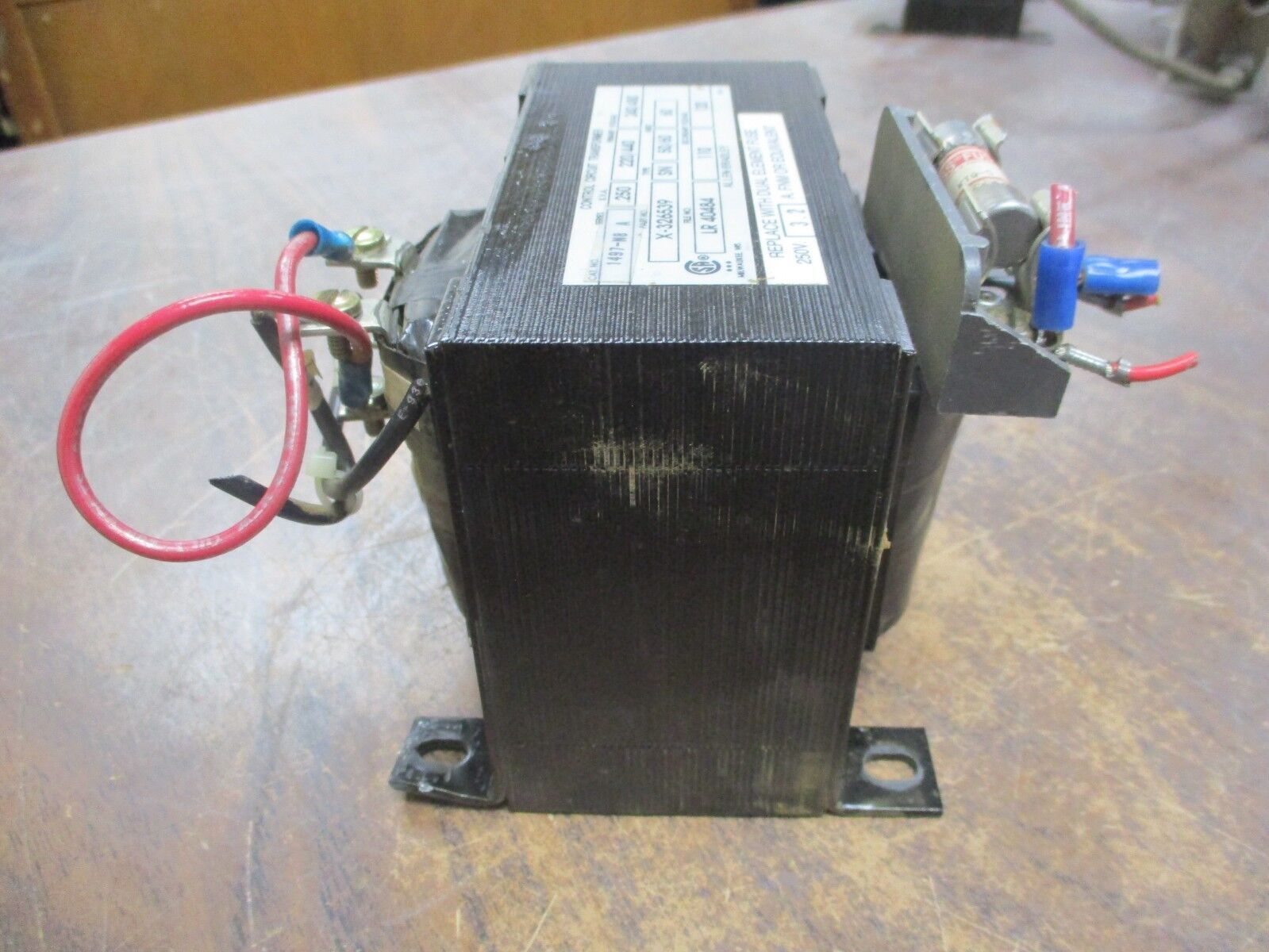 Allen-Bradley Type SN Control Transformer 1497-N8 0.250KVA Pri:240/480V Sec:120V