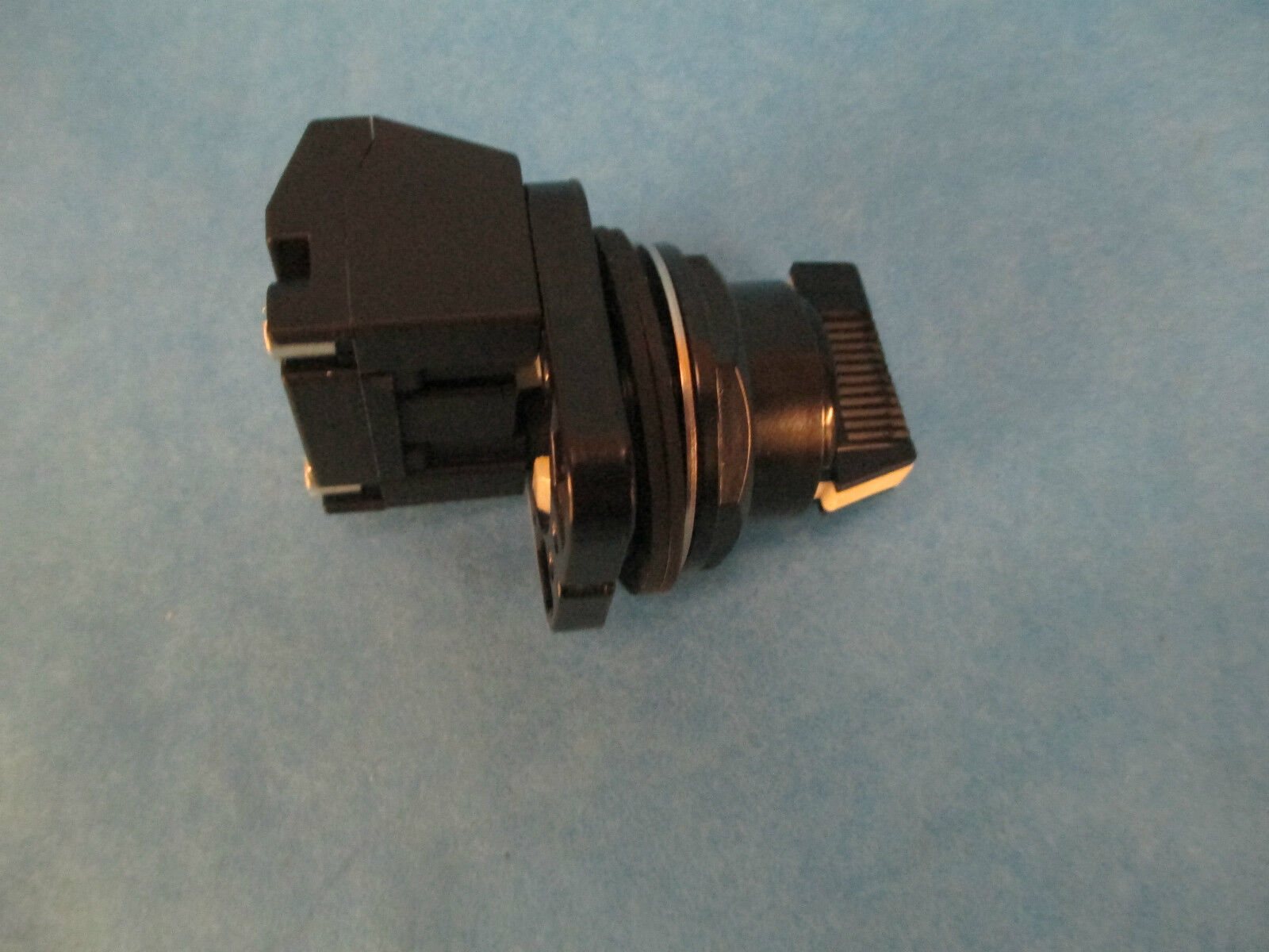 Siemens 3 Pos Toggle Switch, 52SX2GABA1M48, New Surplus
