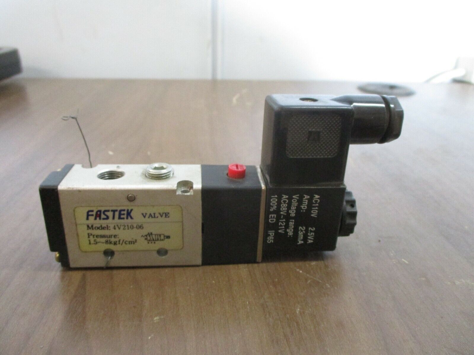 Fastek Solenoid Valve 4V210-06 135-8kgf/cm² Used