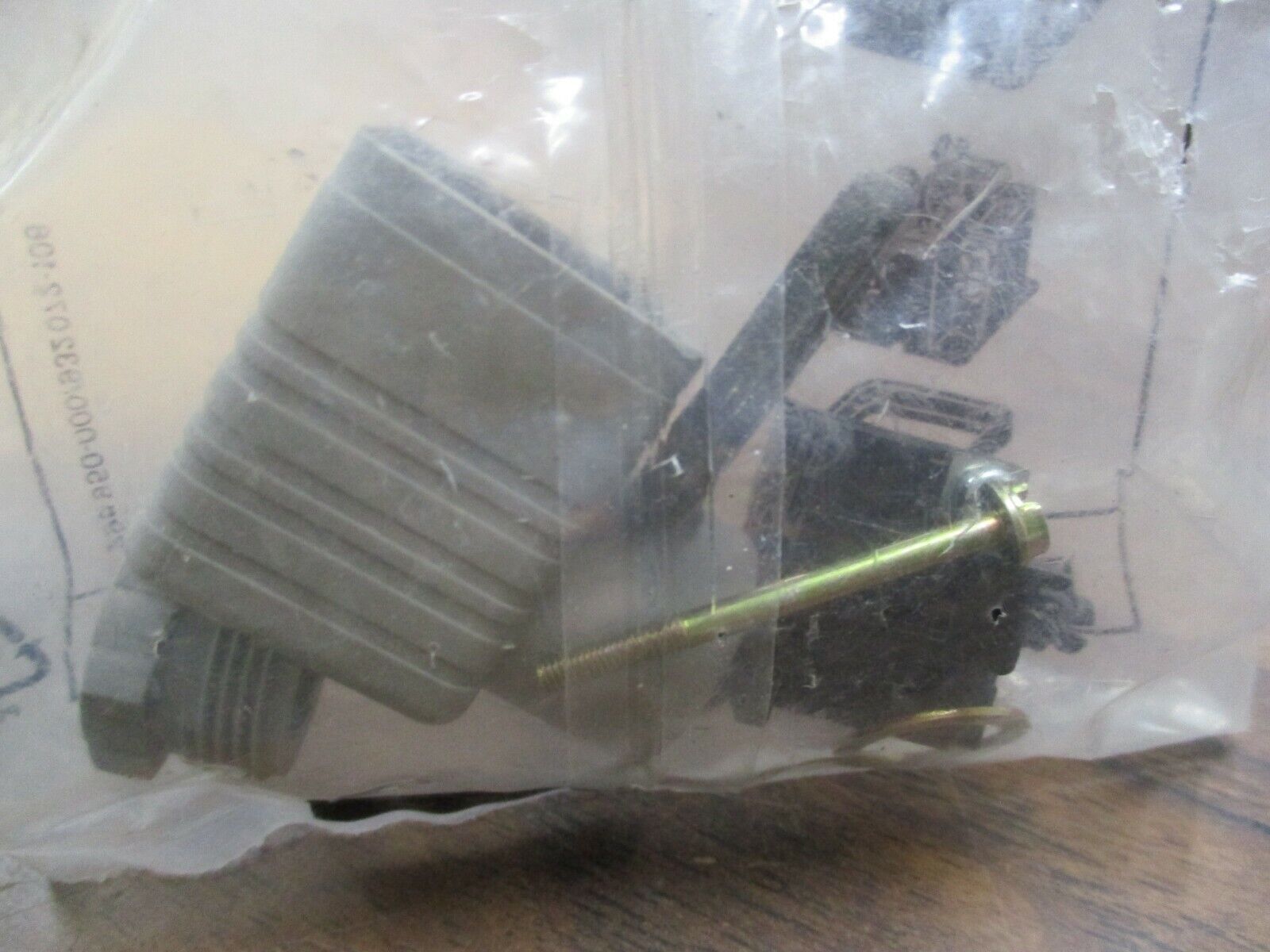 Bosch Valve Socket Connector 1834484058 New Surplus