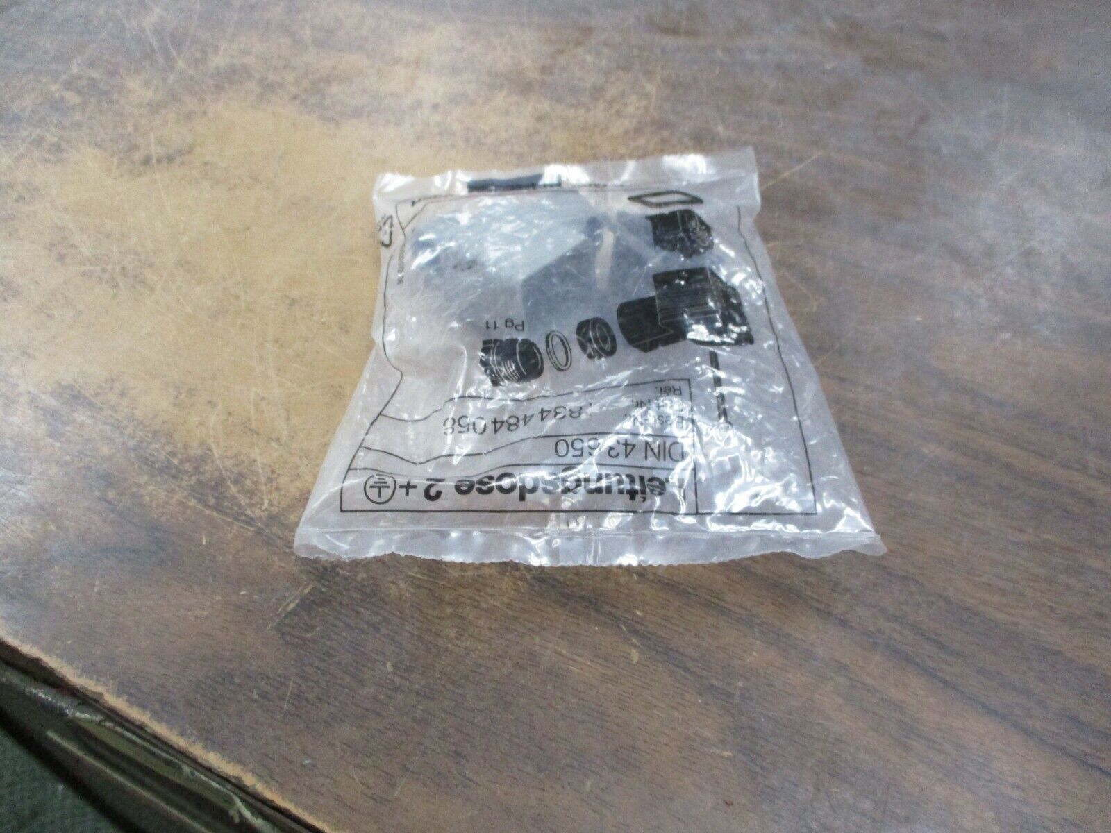 Bosch Valve Socket Connector 1834484058 New Surplus