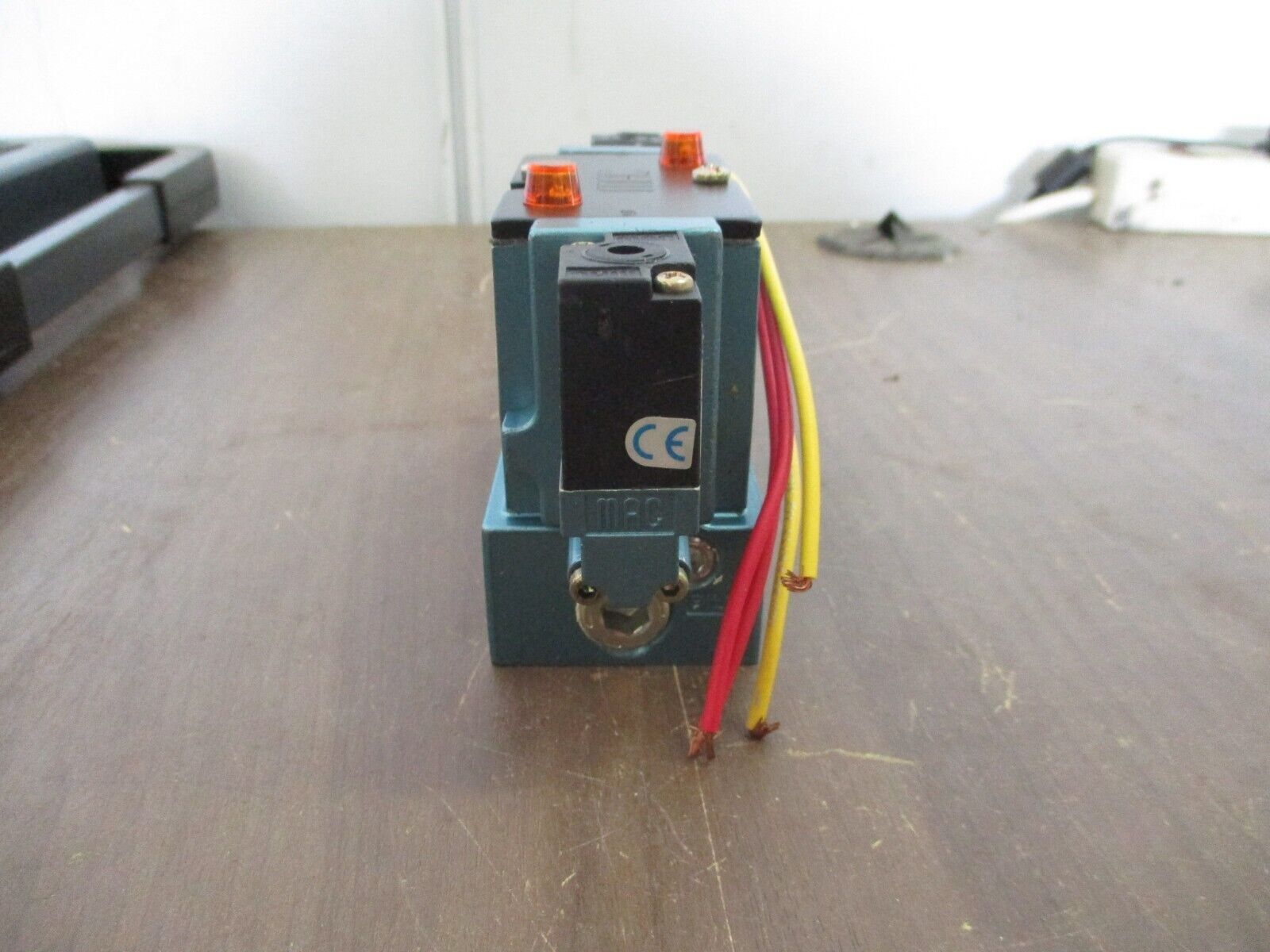 MAC Solenoid Valve 82A-BC-CAA-TM-DAAP-1DA VAC-150PSI Used