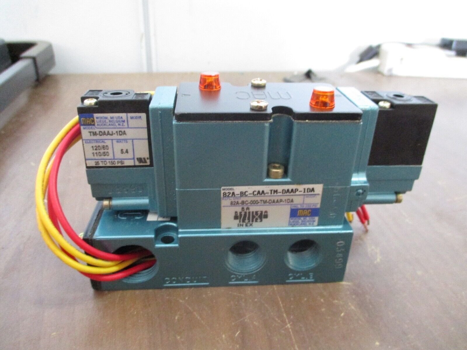 MAC Solenoid Valve 82A-BC-CAA-TM-DAAP-1DA VAC-150PSI Used