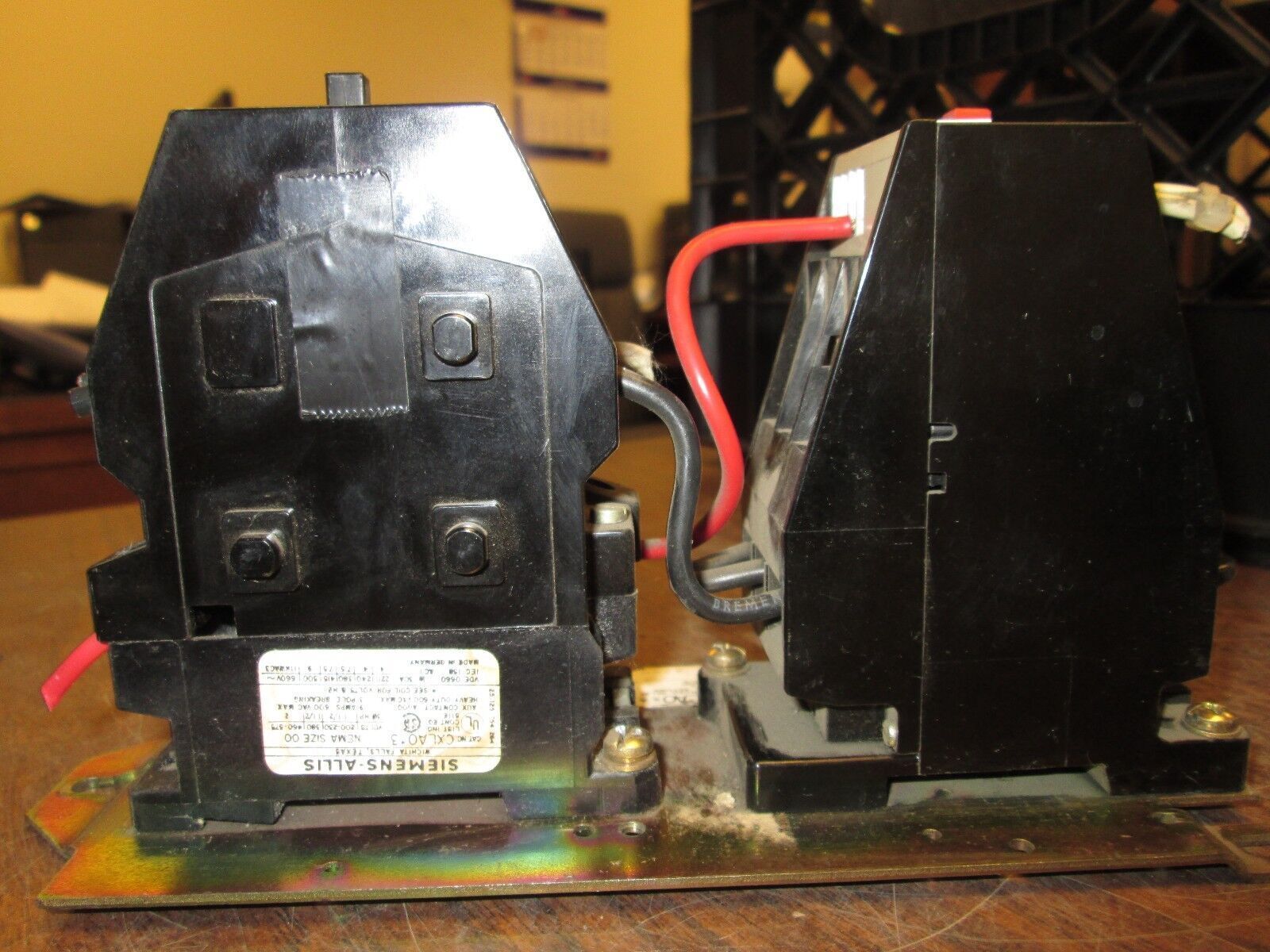 Siemens Contactor CXLA0*3 OLR 1000 Solid State Overload 9A 600V 120V Coil Used