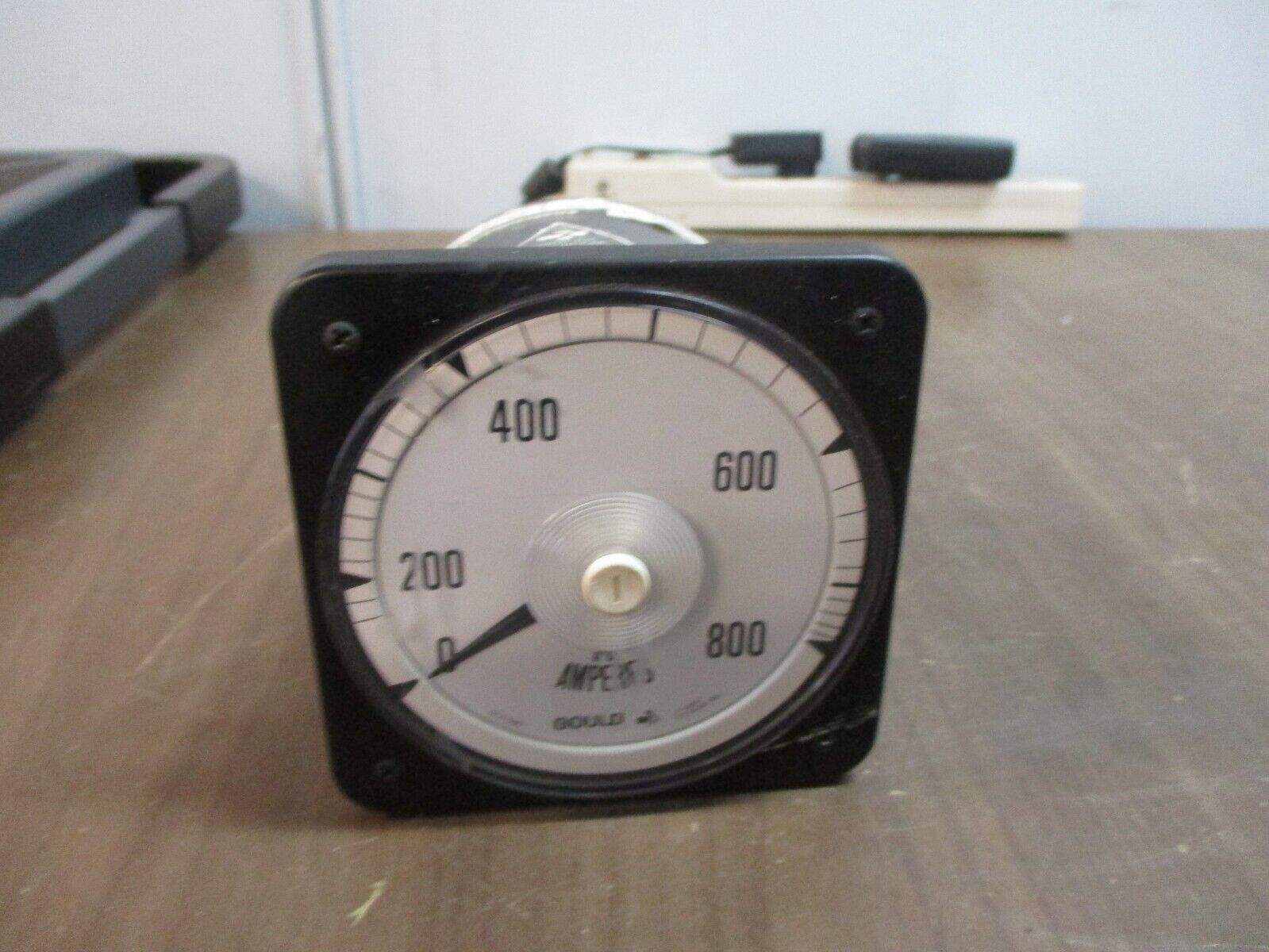 Crompton / Gould Type 077-08 AC Ammeter AA LSSN Range: 0-800A Used