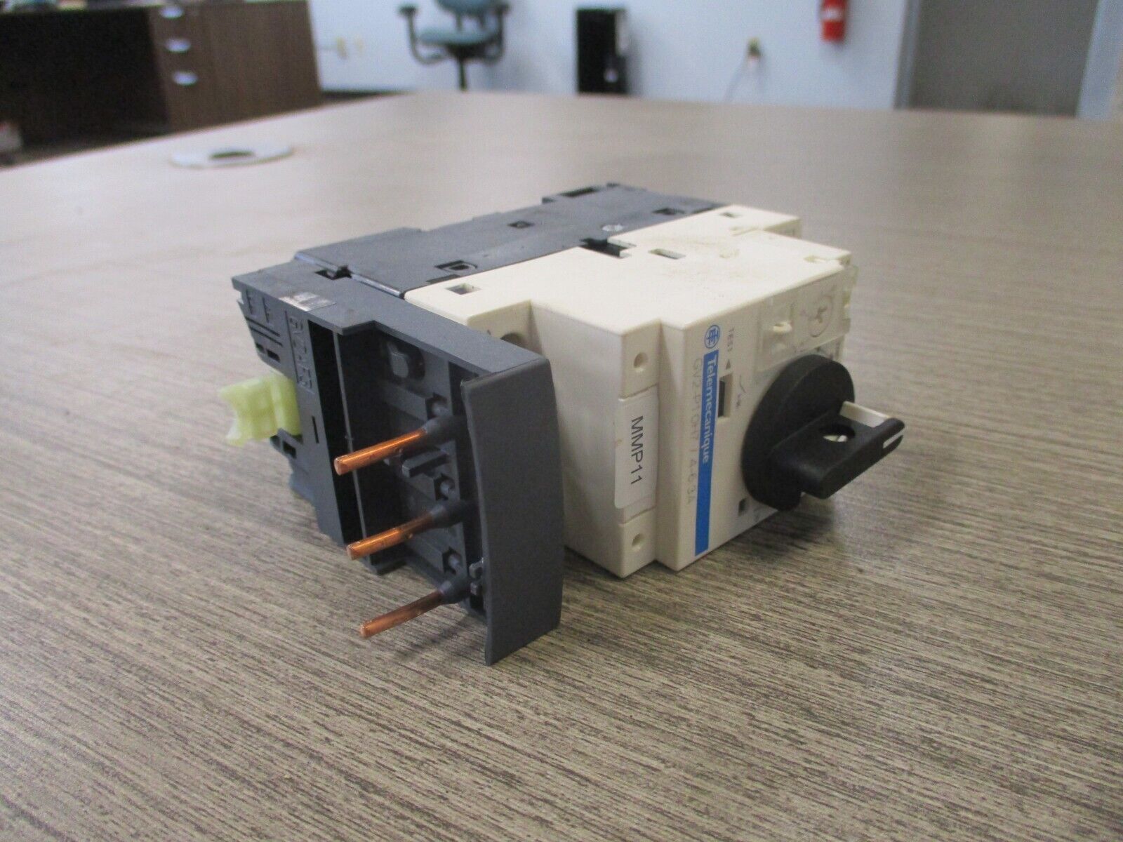 Telemecanique Manual Starter GV2-P10H7 Trip: 4-6.3 A *Used*