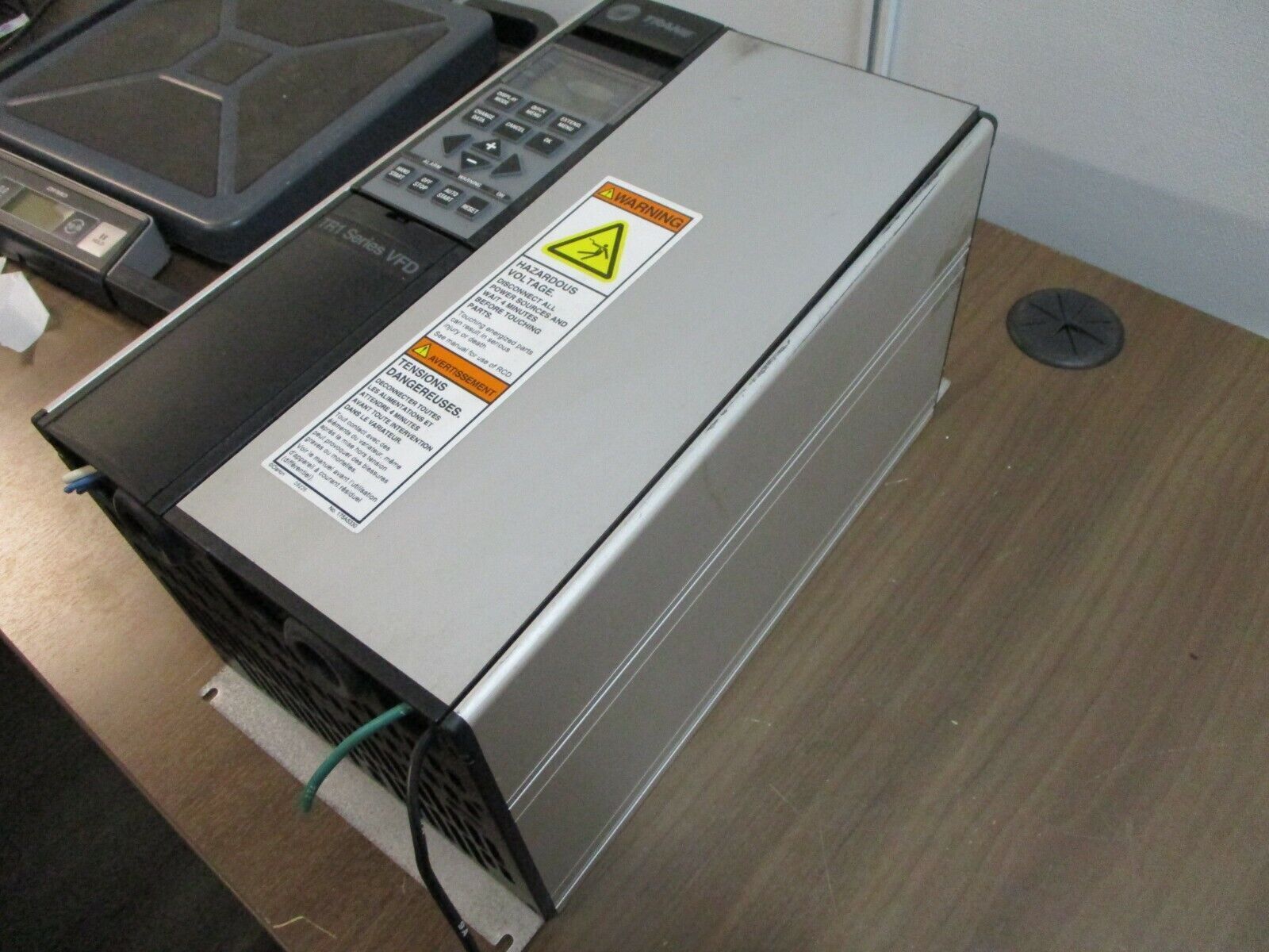 Trane TRI Series AC Drive TRI6006GT2C20STR1DLF00A00C0 5HP 3Ph w/Keypad Used