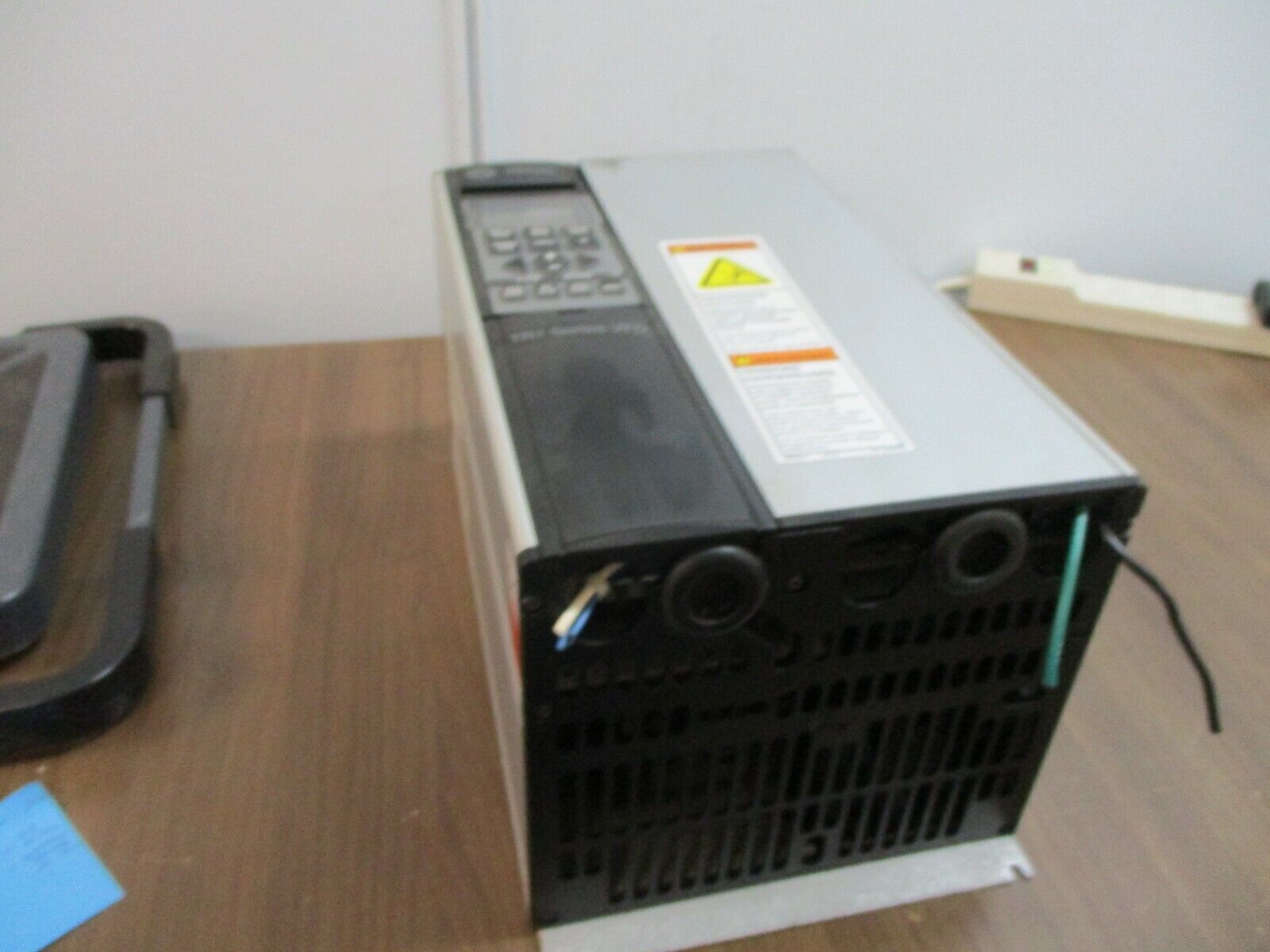 Trane TRI Series AC Drive TRI6006GT2C20STR1DLF00A00C0 5HP 3Ph w/Keypad Used