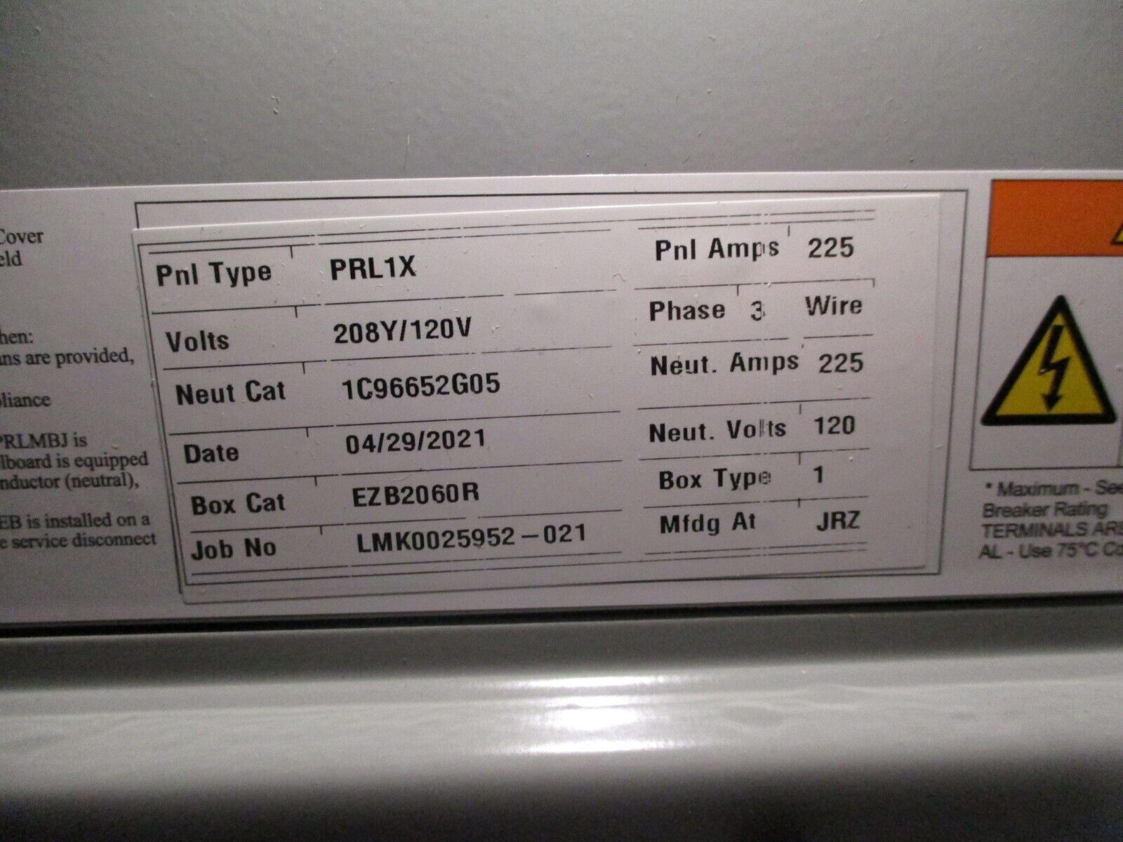 Eaton Main Lug Panelboard Interior w/ Box & Cover EZB2060R / EZV2060F 225A 3W