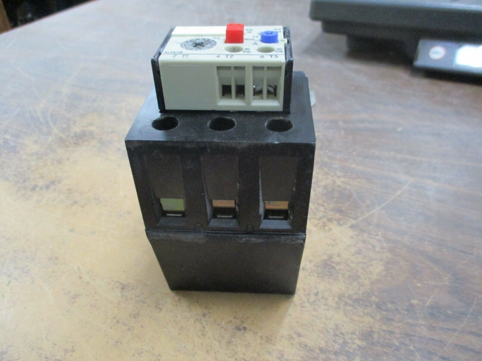 Siemens Solid State Overload 3UA58 00-2T Trip: 40-57A 600V Used