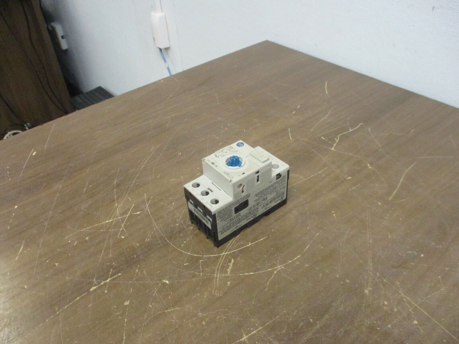 Allen-Bradley Manual Starter 140M-C2E-B25 Range:1.6-2.5A **Missing Handle** Used