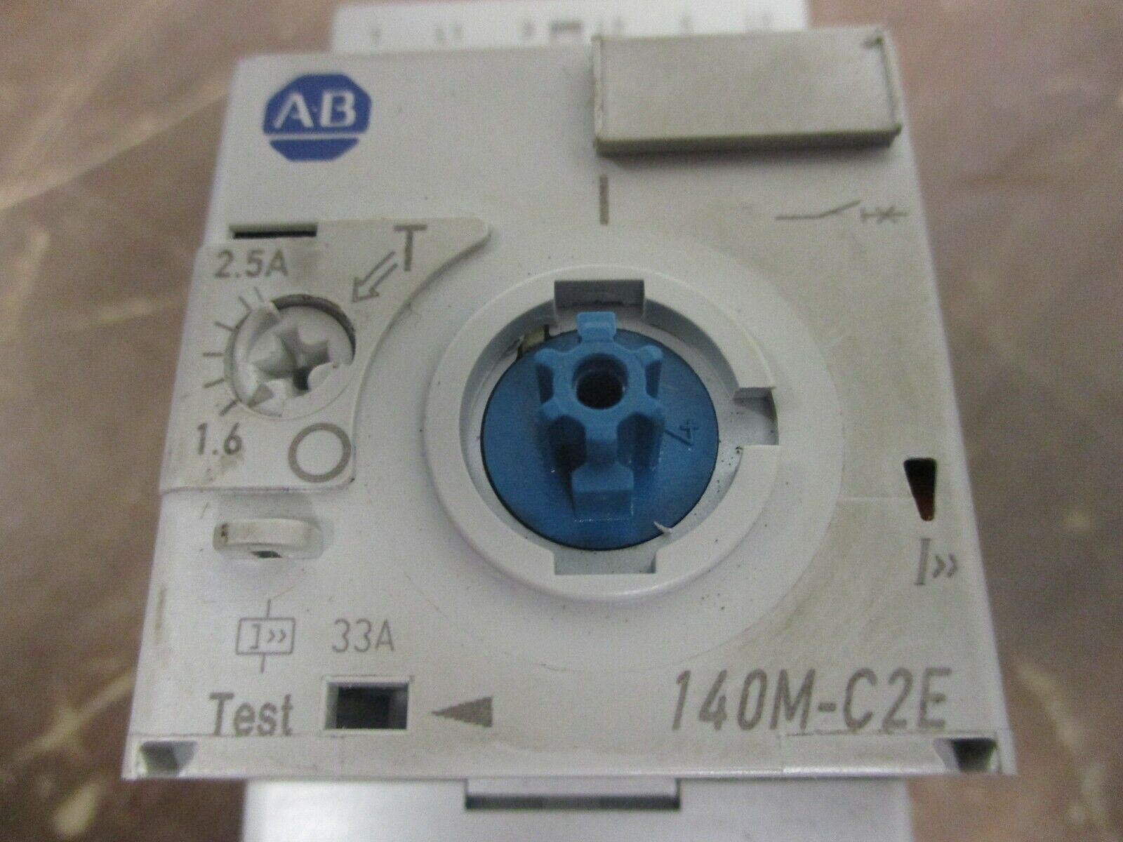 Allen-Bradley Manual Starter 140M-C2E-B25 Range:1.6-2.5A **Missing Handle** Used