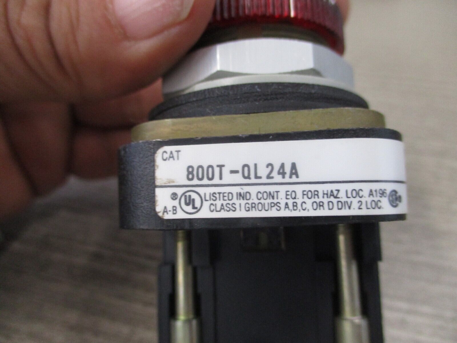 Allen-Bradley Pilot Light 800T-QL24A Ser. T Red 24V AC/DC Type 4,13 Used