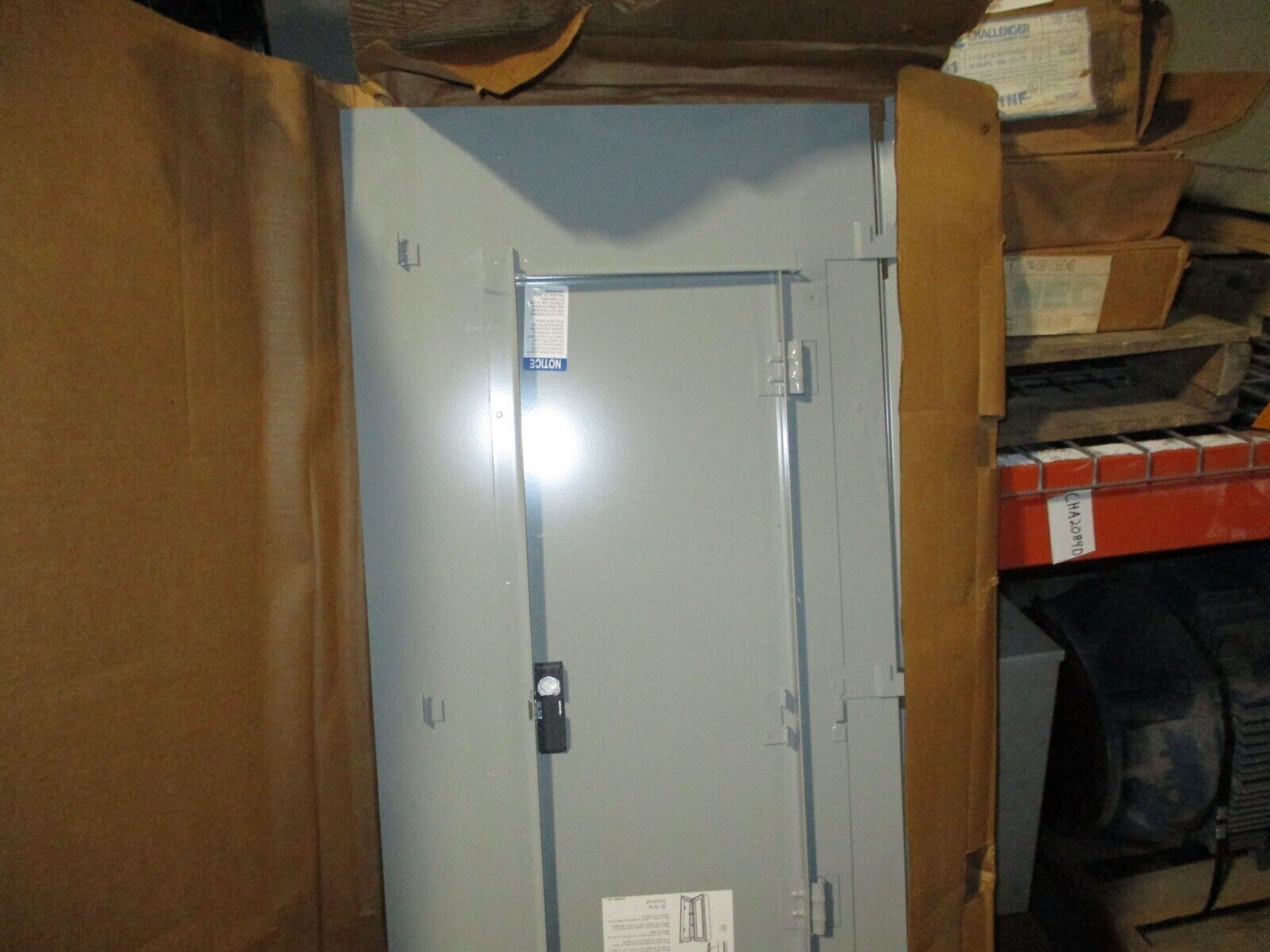 Eaton Main Lug Panelboard Interior w/ Box & Cover EZB2060R / EZV2060F 225A 3W