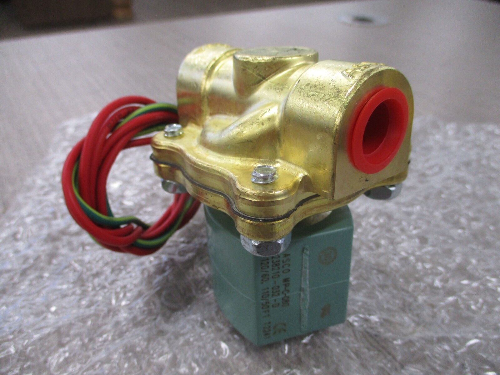 Asco Red Hat Solenoid Valve 8210G001 120V New Surplus