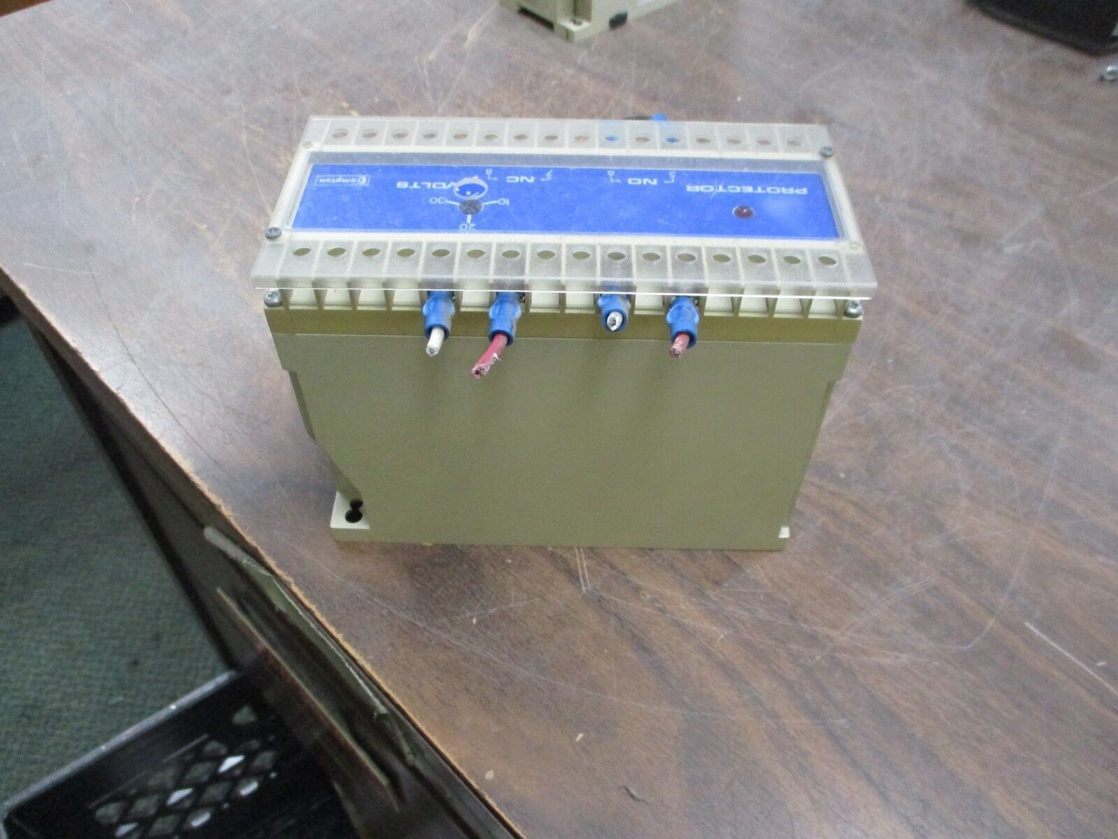 Crompton Protector Relay 256-PLDU 240V 60Hz *Missing (2) Cover Screws* Used