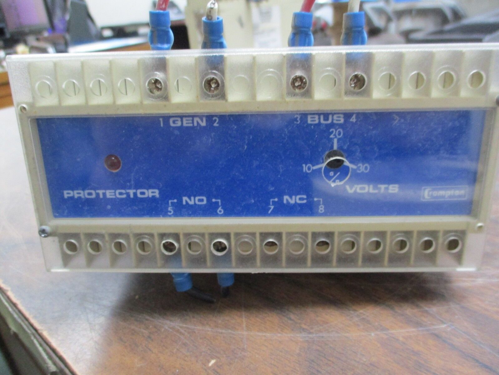 Crompton Protector Relay 256-PLDU 240V 60Hz *Missing (2) Cover Screws* Used