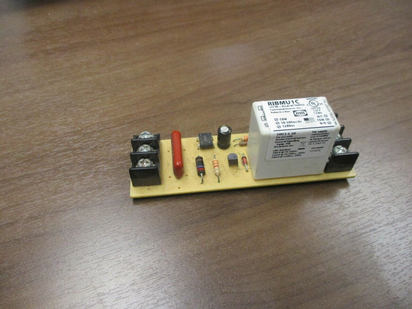 RIB Track-Mount Relay RIBMU1C 10-30V AC/DC 120VAC *Chipped Insulator* Used