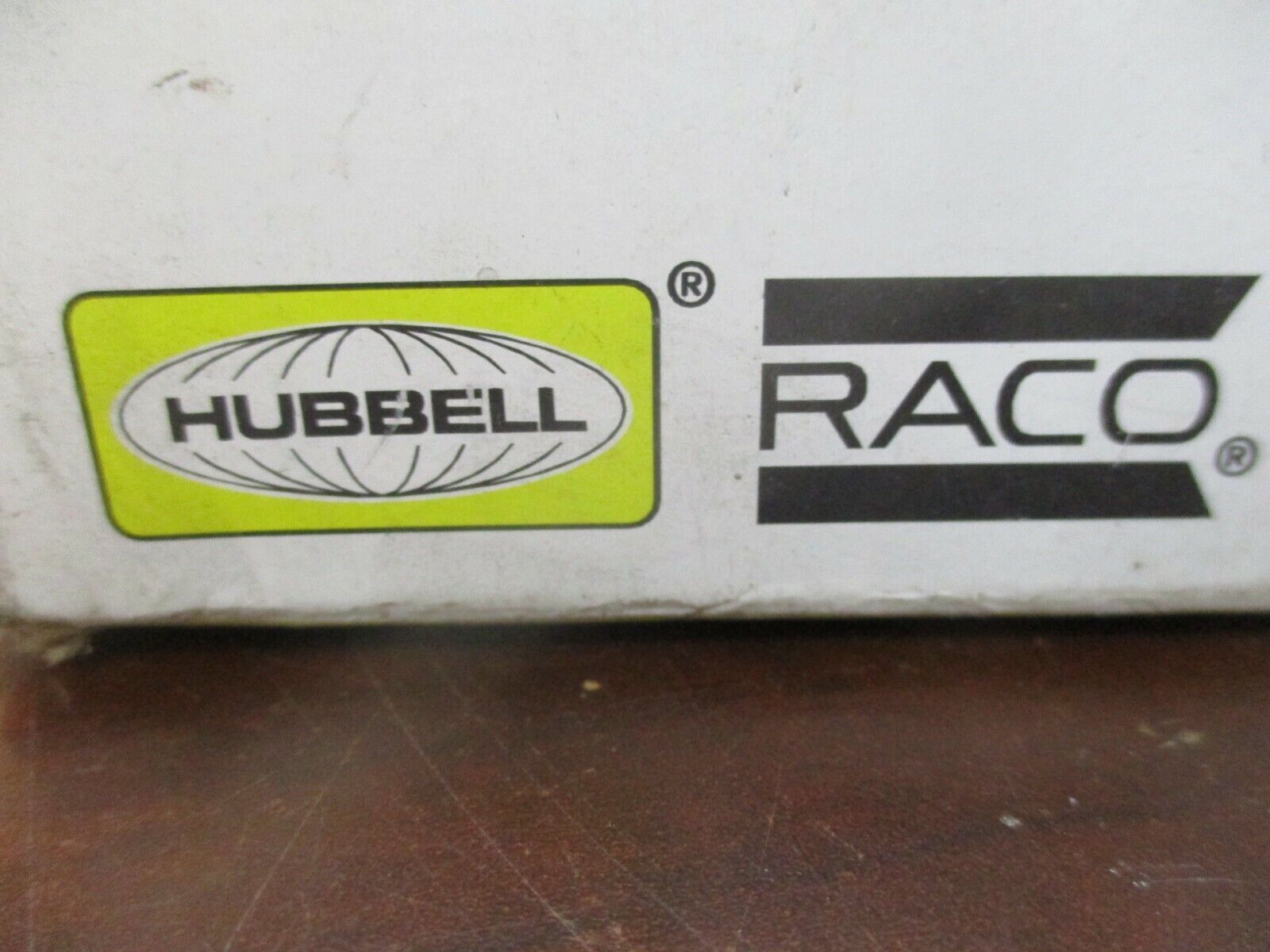 Hubbell KWIK-Brace Ceiling Brace & Box Kit 401304 1-1/2" Box New Surplus