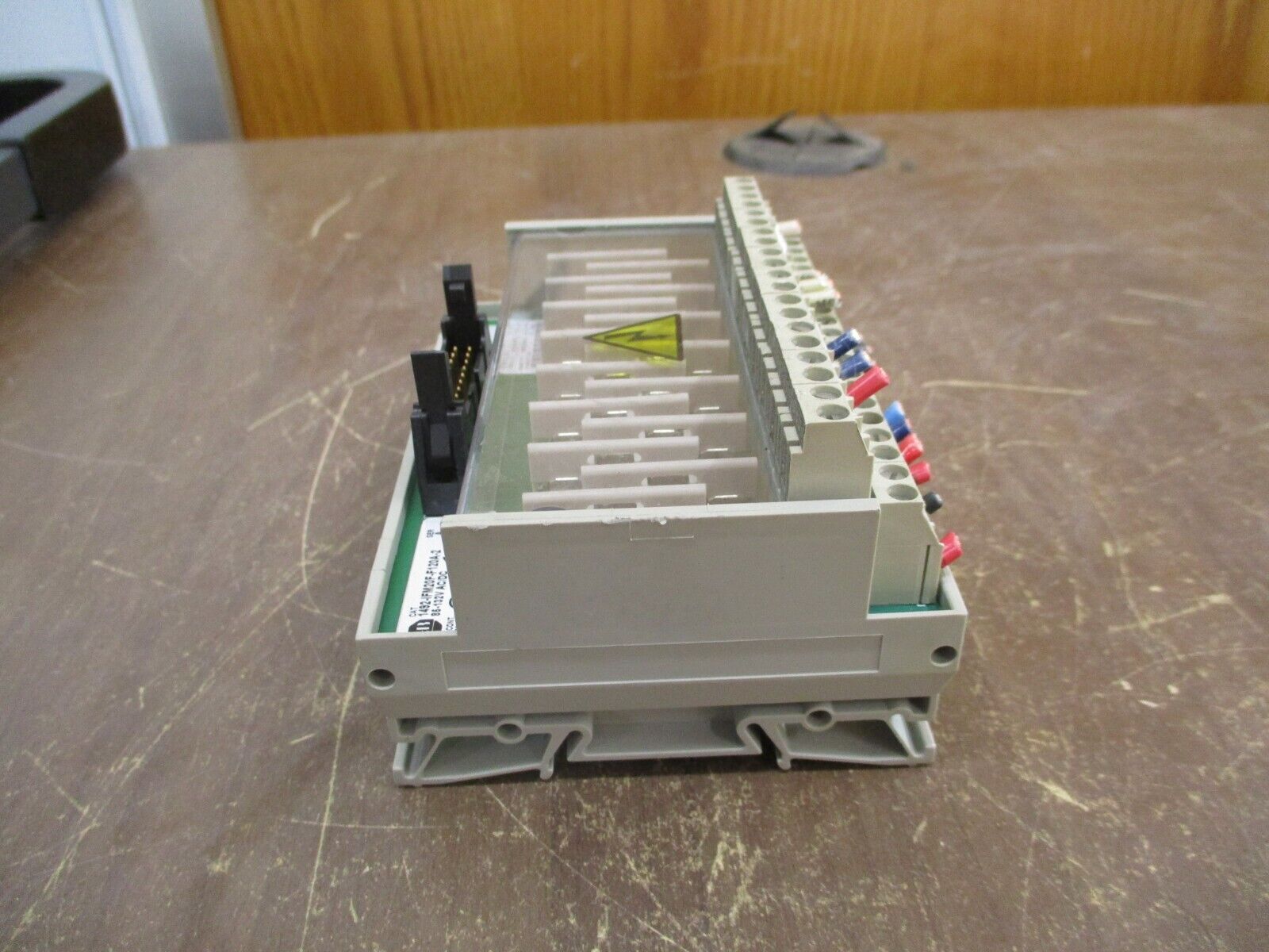 Allen-Bradley Fusible Digital IFM 1492-IFM20F-F120A-2 Ser. A 85-132V AC/DC 20PT