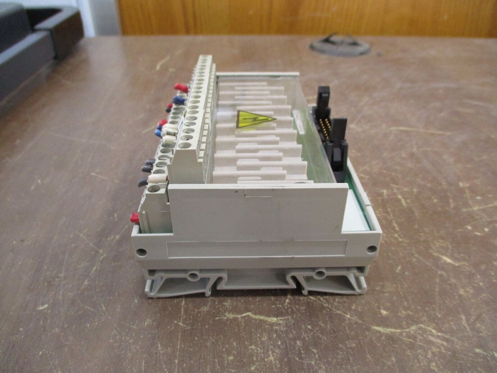 Allen-Bradley Fusible Digital IFM 1492-IFM20F-F120A-2 Ser. A 85-132V AC/DC 20PT