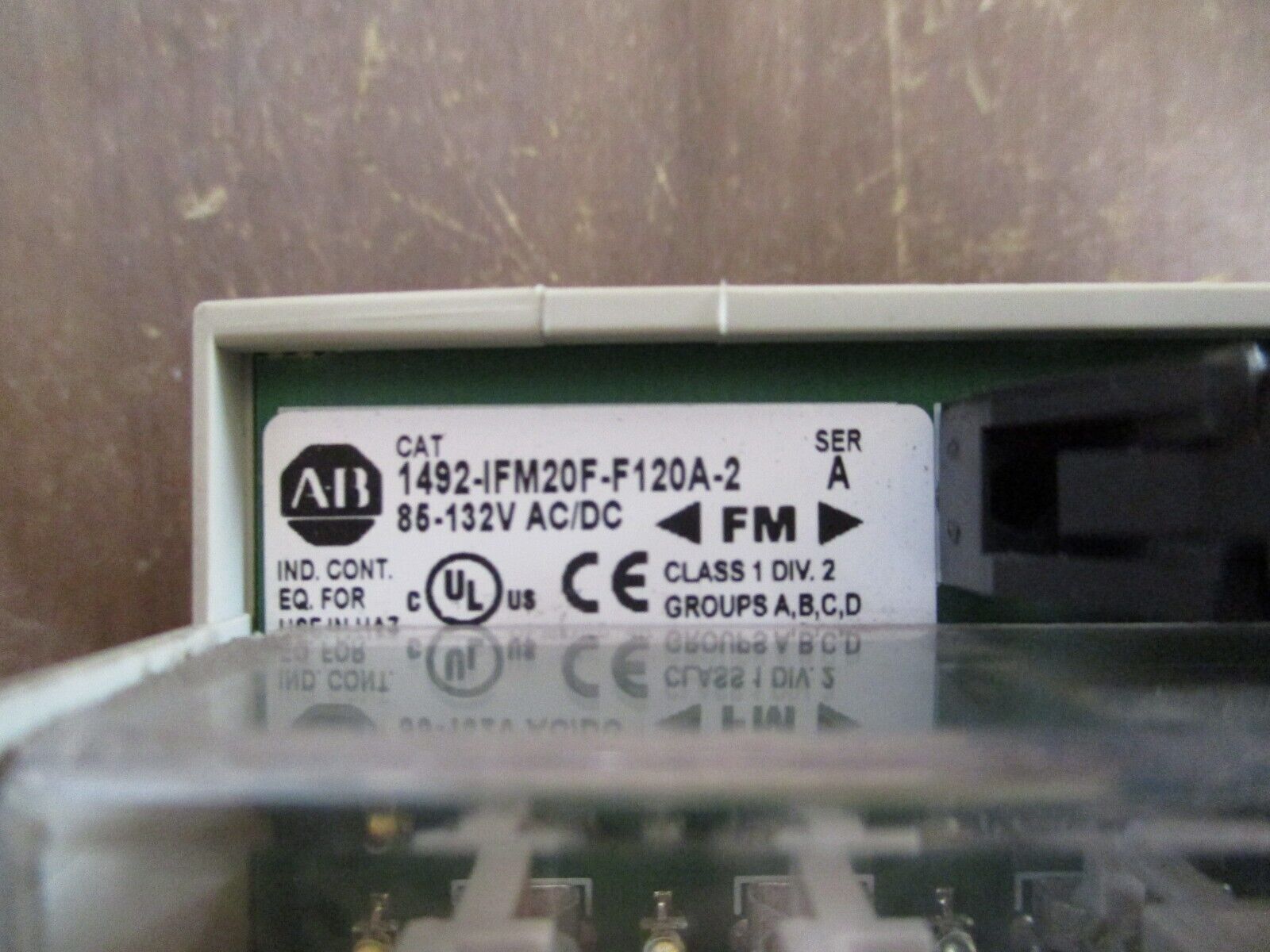 Allen-Bradley Fusible Digital IFM 1492-IFM20F-F120A-2 Ser. A 85-132V AC/DC 20PT