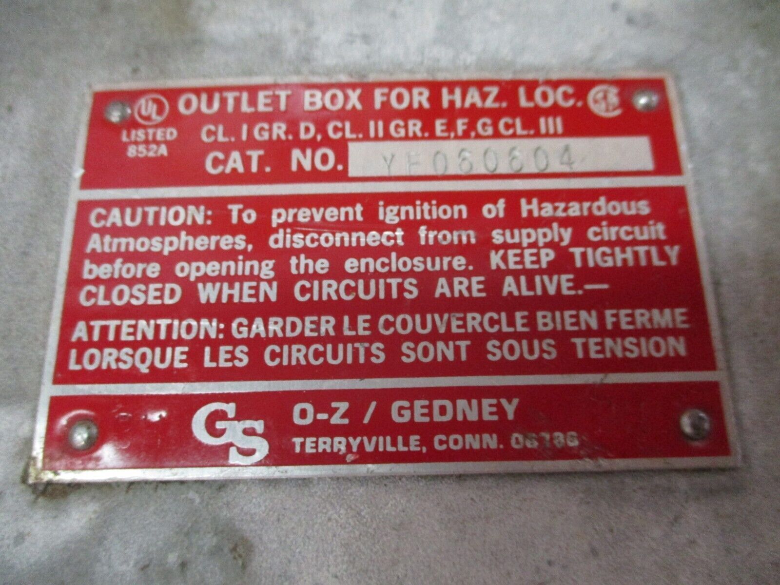 O-Z Gedney Explosion Proof Outlet Box YE060604 Size: 6"x6"x4" Used