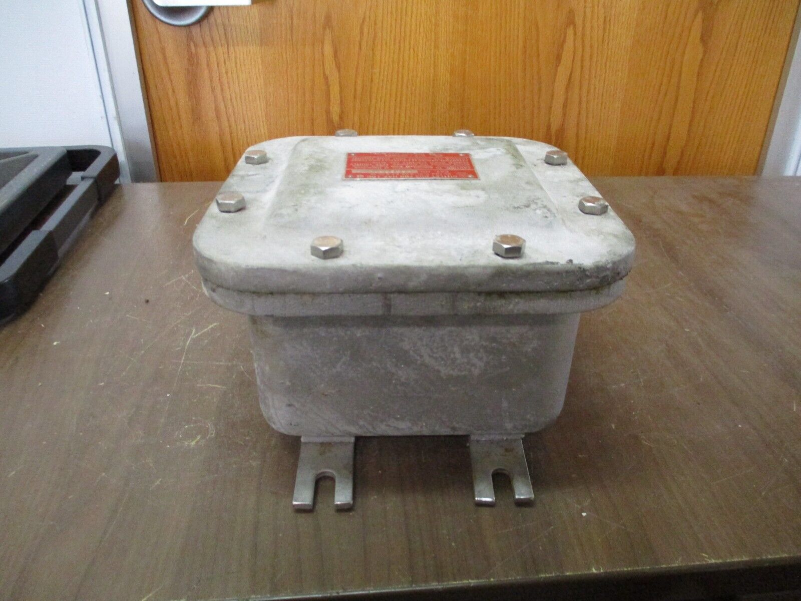 O-Z Gedney Explosion Proof Outlet Box YE060604 Size: 6"x6"x4" Used