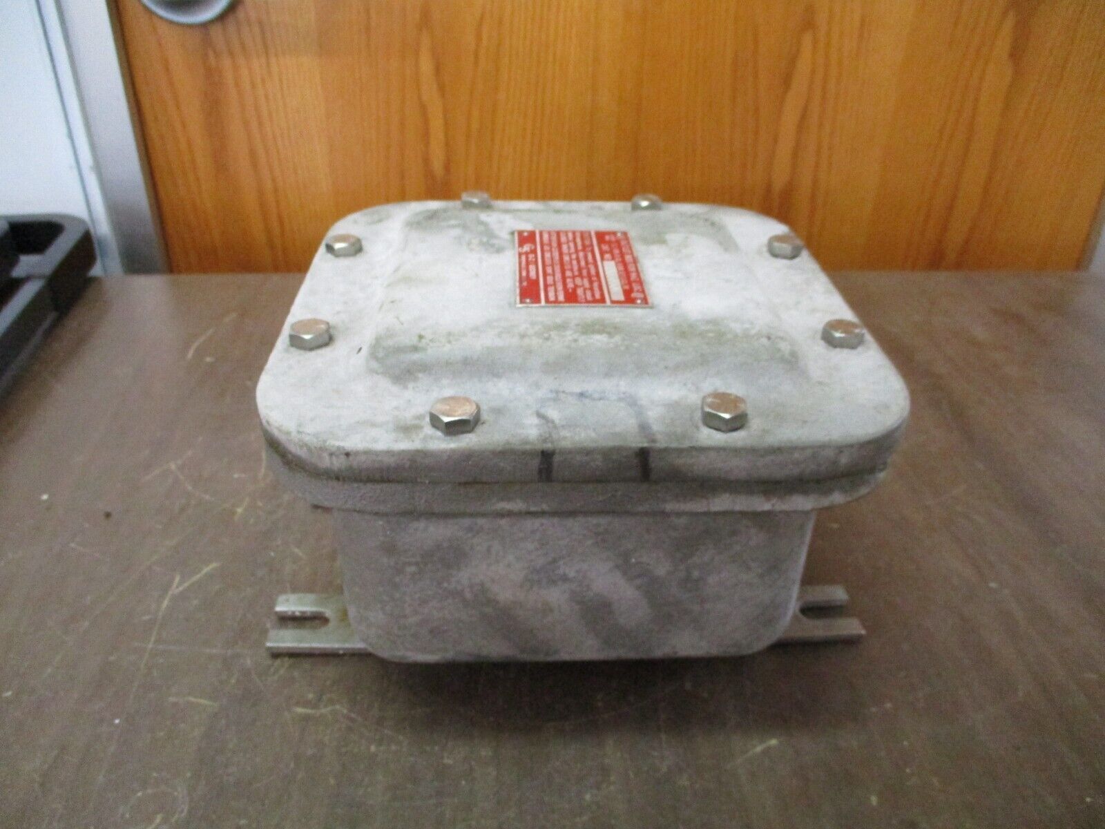 O-Z Gedney Explosion Proof Outlet Box YE060604 Size: 6"x6"x4" Used