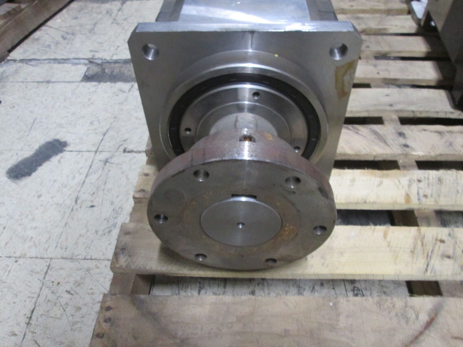 Allen-Bradley/Bayside 1326 AC Servo Motor With Gear 1326AB-B720E-21 6.79KW Used