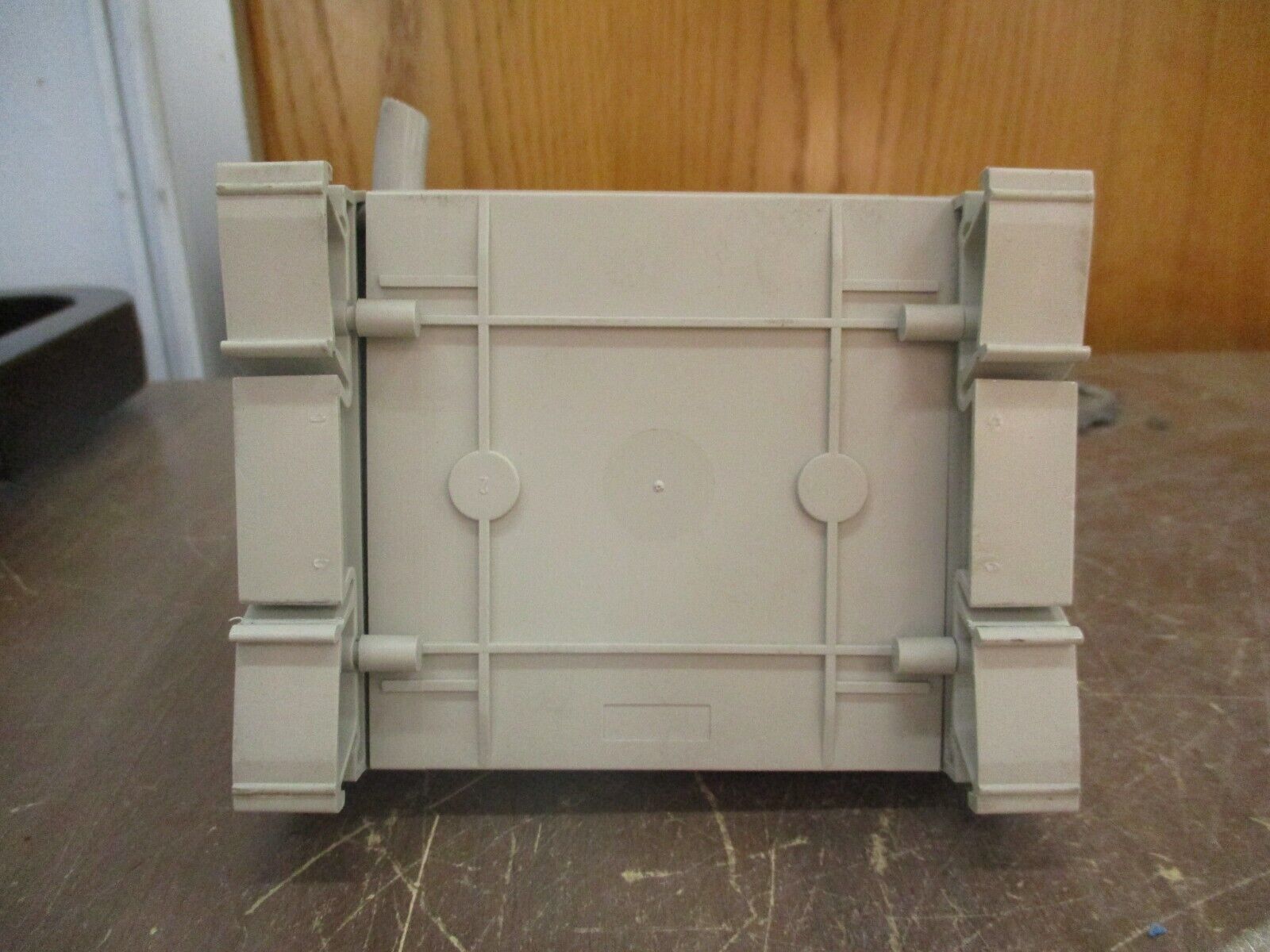 Allen-Bradley Feed-Through Analog IFM 1492-AIFM8-3 Ser. A 0-132V AC/DC 8Ch Used