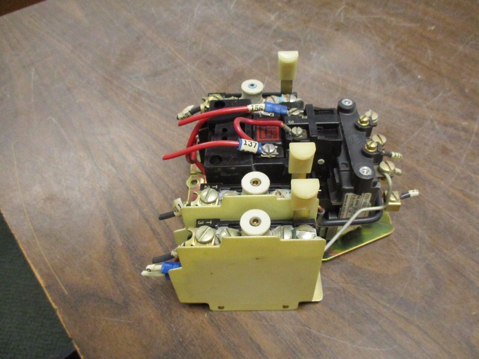 Allen-Bradley Size 0 Starter 709-AOD103 120V Coil Used