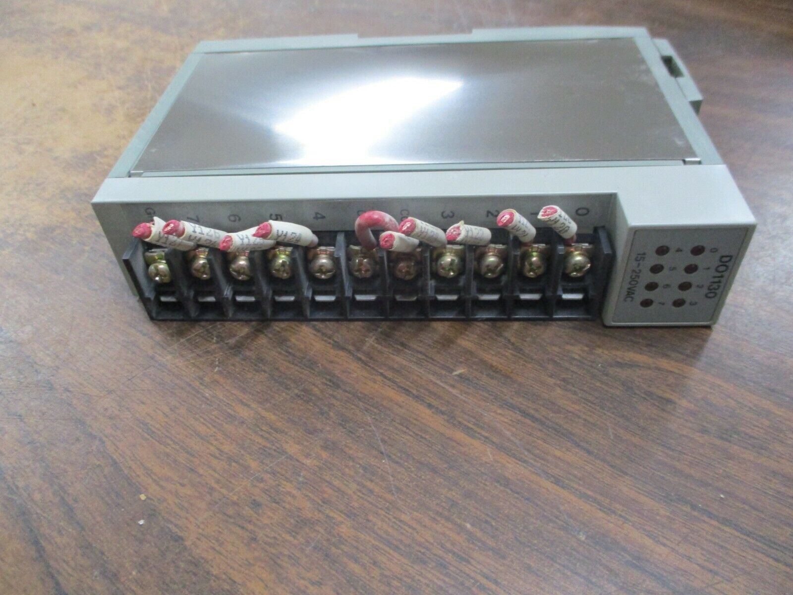 Modicon Output Module DO-1130-000 Rev. A Output: 15-250VAC Used