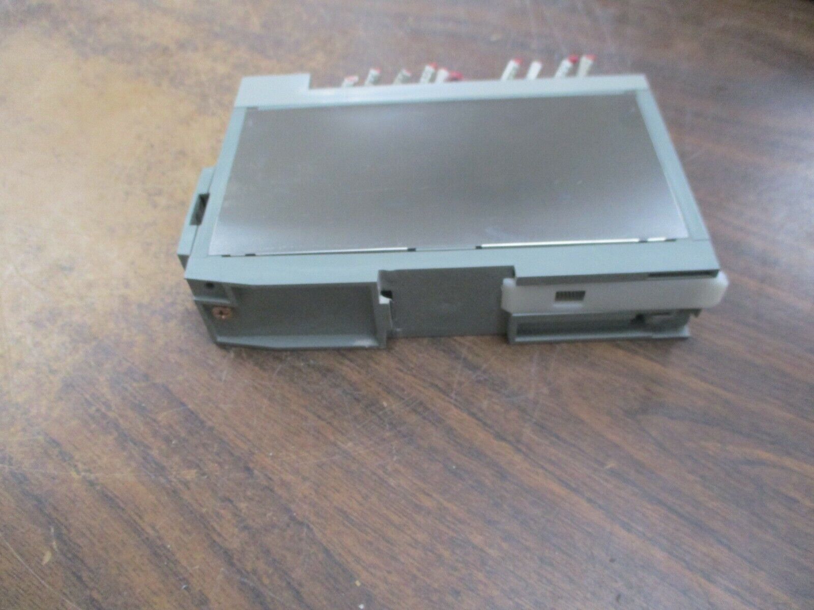 Modicon Output Module DO-1130-000 Rev. A Output: 15-250VAC Used