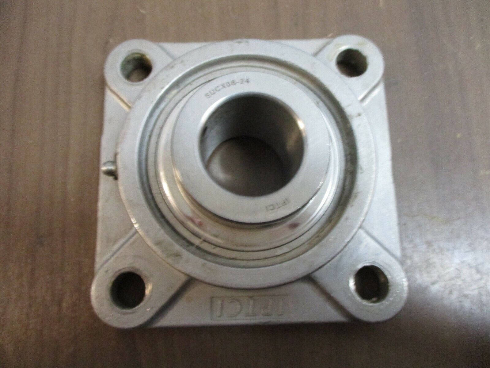 IPTCI Flange Bearing SF209 Used