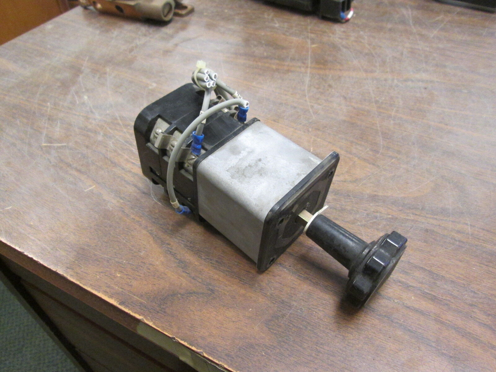 GE Type SBM Switch 10AA006 *Missing Cover Screws* Used