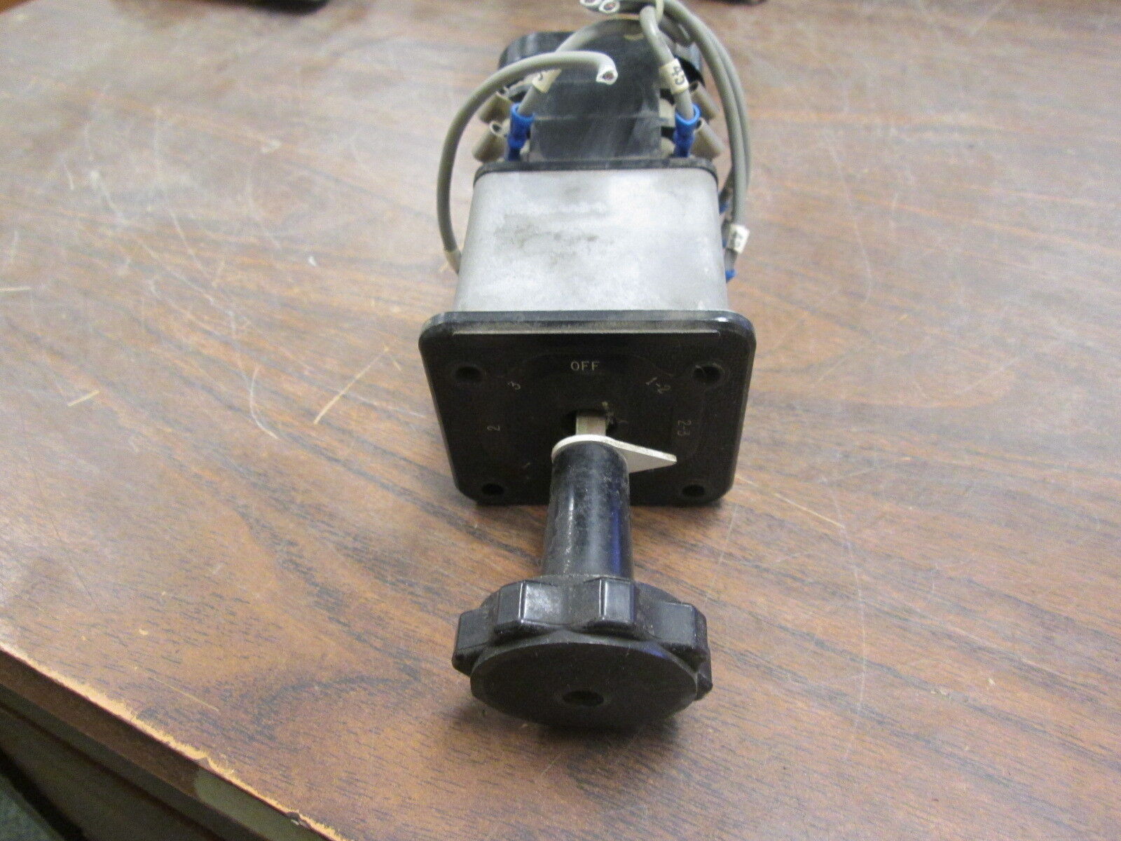 GE Type SBM Switch 10AA006 *Missing Cover Screws* Used