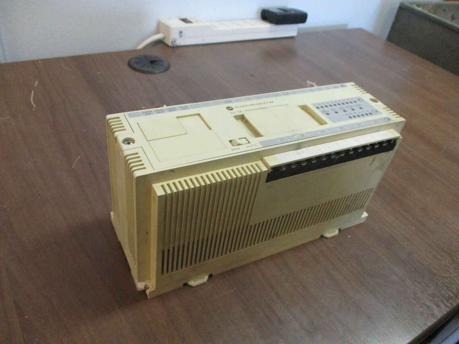 Allen-Bradley SLC 100 Processor Unit 1745-LP101 Ser. C FRN: 5 Used