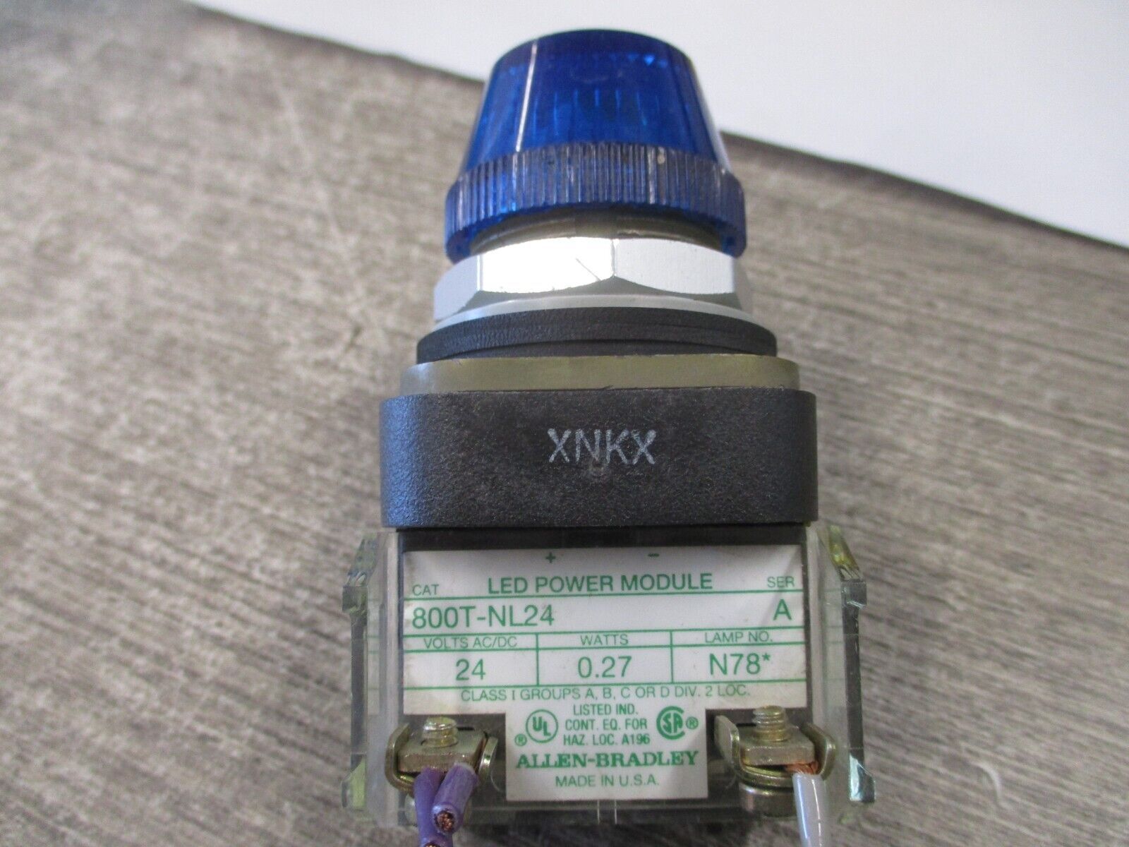Allen-Bradley Pilot Light 800T-QL24A Ser. T Blue 24V AC/DC Type 4,13 Used