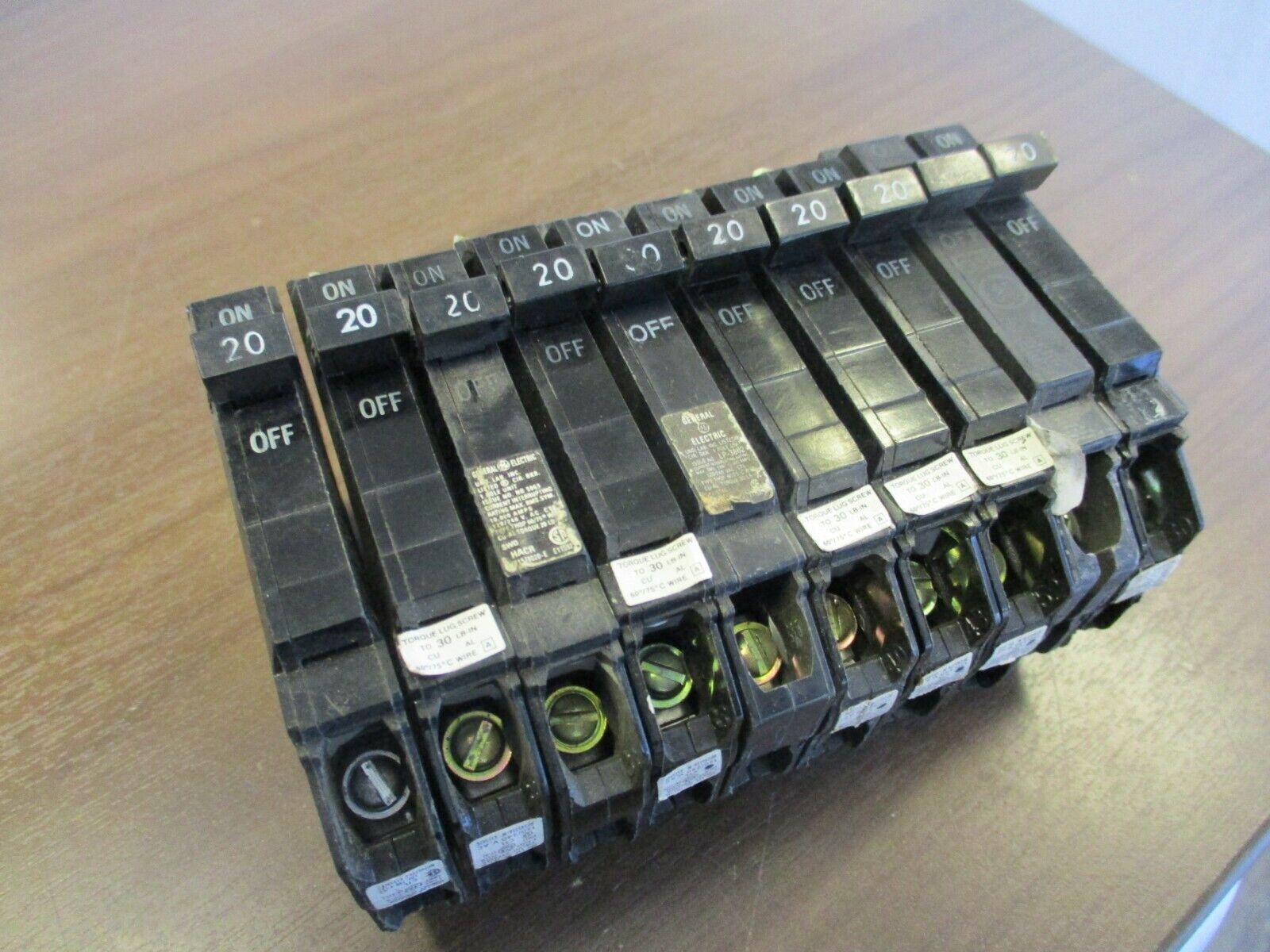 GE Circuit Breaker THQP120 20A 120V 1P Clip-On *Lot of 10* Used